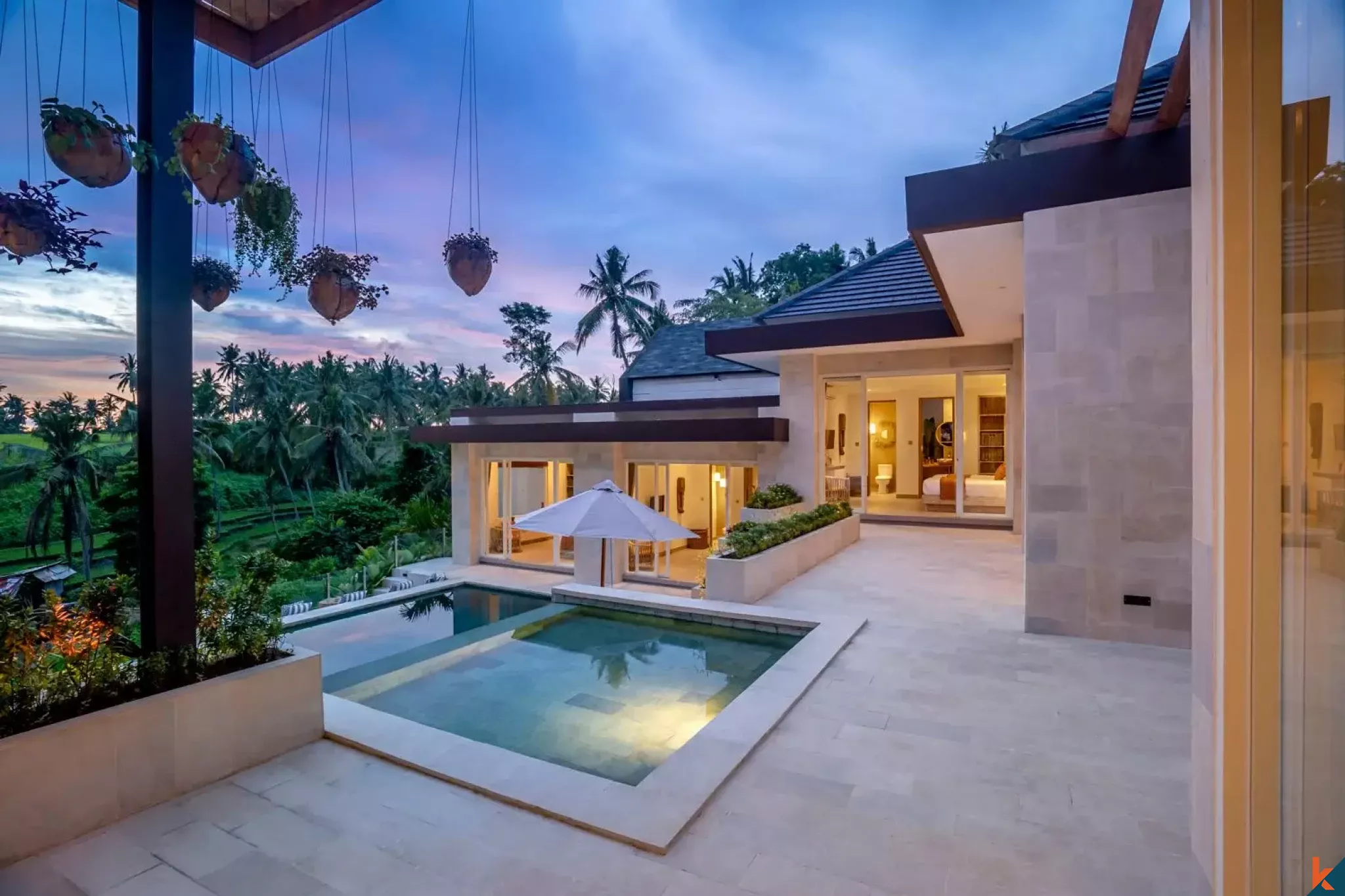 Vila mewah lima kamar tidur dengan hak sewa yang menghadap ke hutan di Ubud