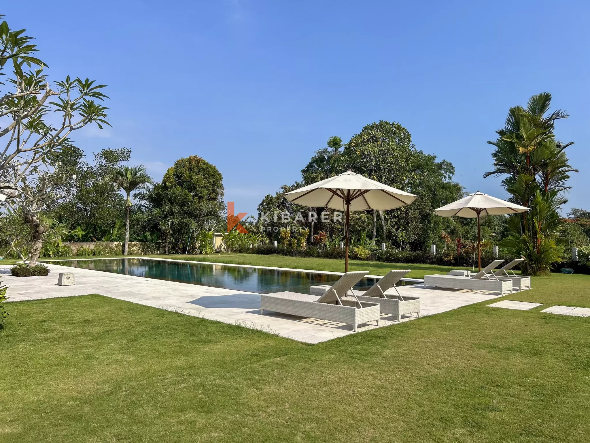 Charming Four-Bedroom Tropical Villa with Private Pool in Buwit