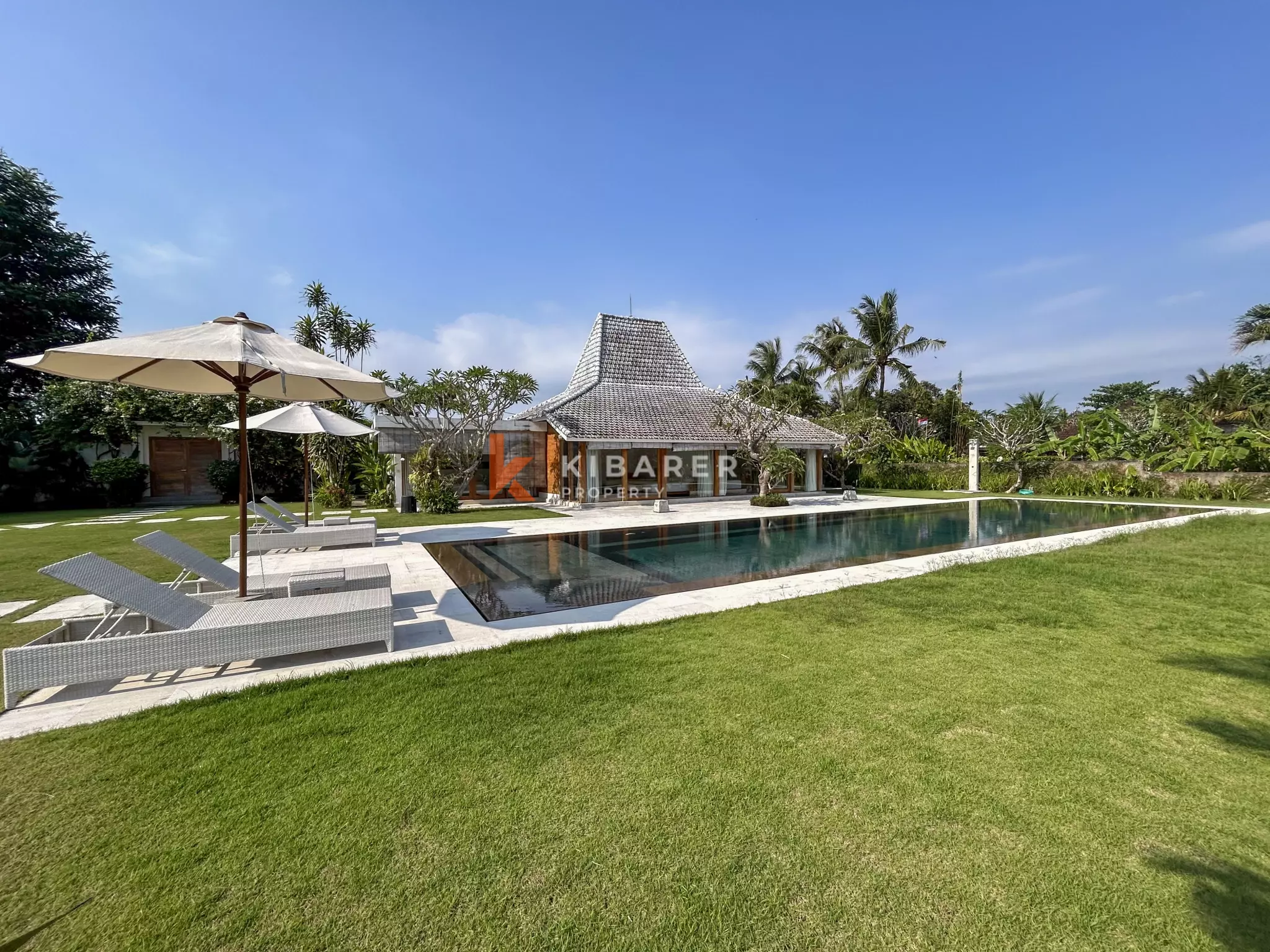 Charming Four-Bedroom Tropical Villa with Private Pool in Buwit