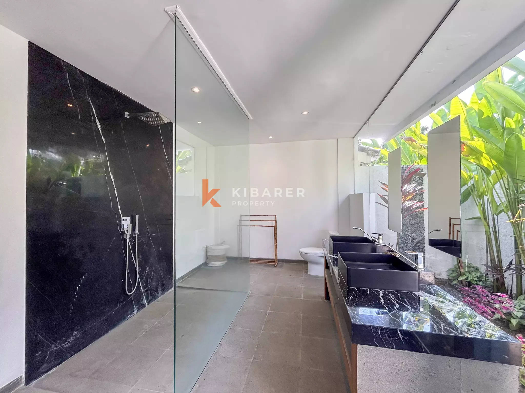 Charming Four-Bedroom Tropical Villa with Private Pool in Buwit