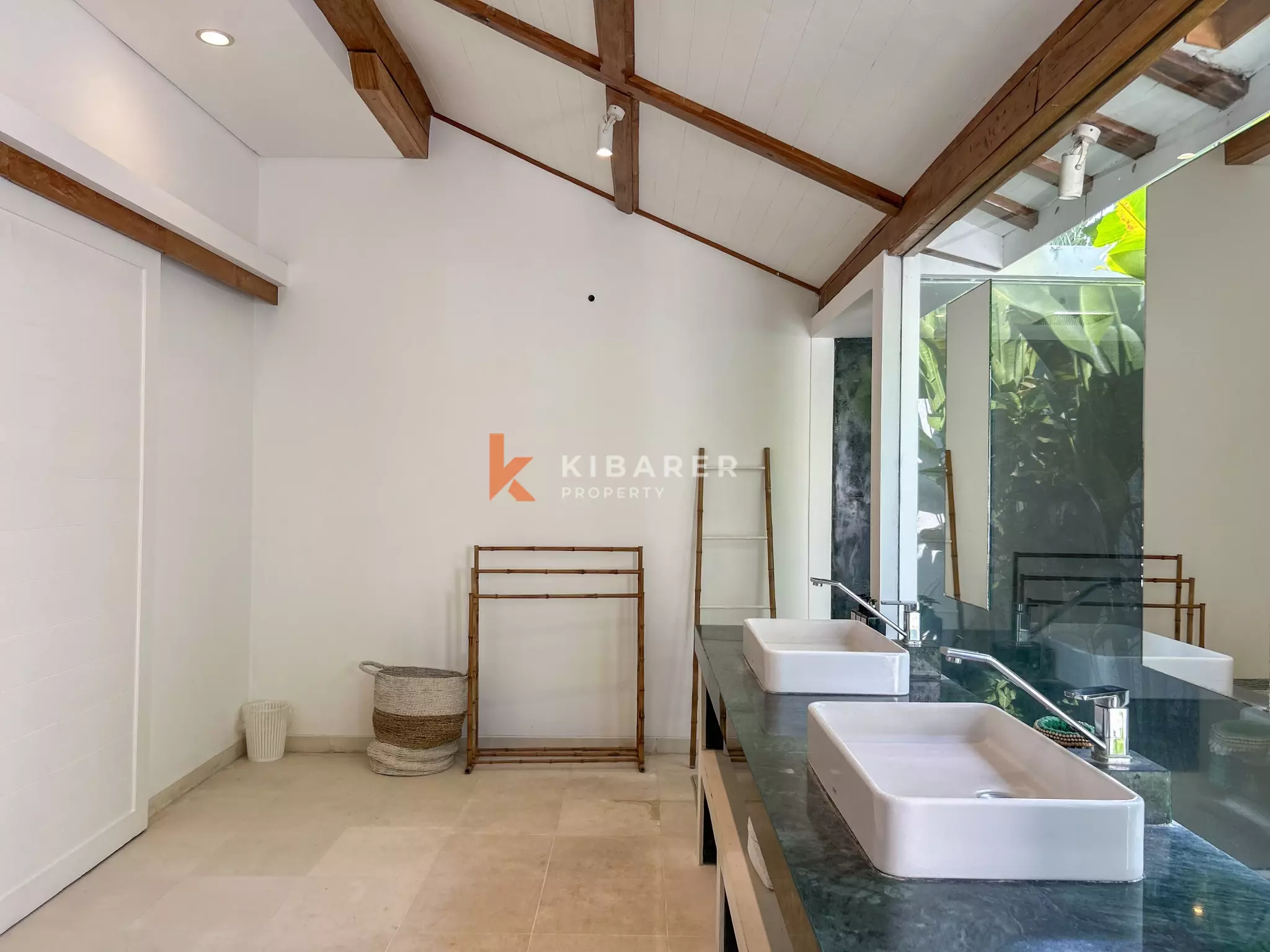 Charming Four-Bedroom Tropical Villa with Private Pool in Buwit