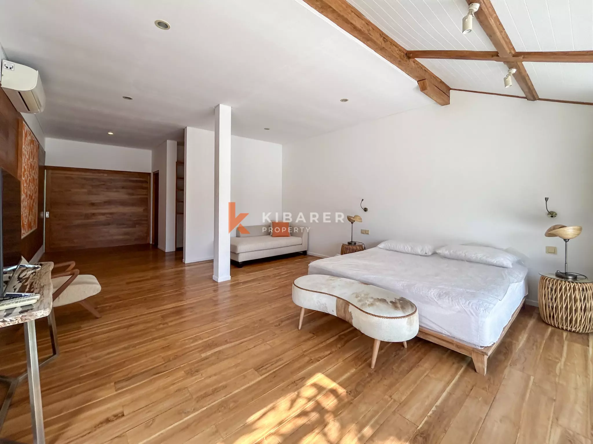 Charming Four-Bedroom Tropical Villa with Private Pool in Buwit