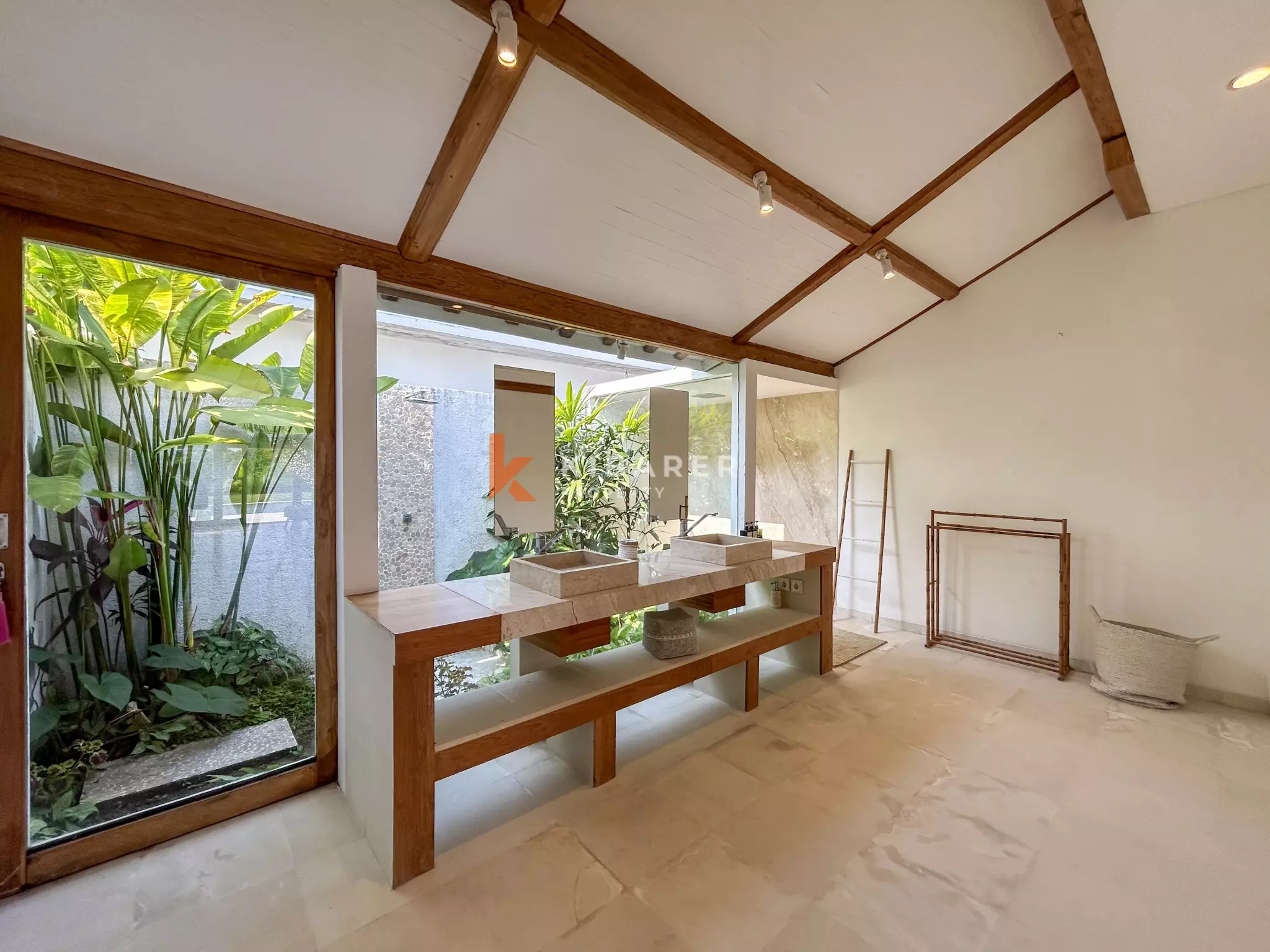 Charming Four-Bedroom Tropical Villa with Private Pool in Buwit