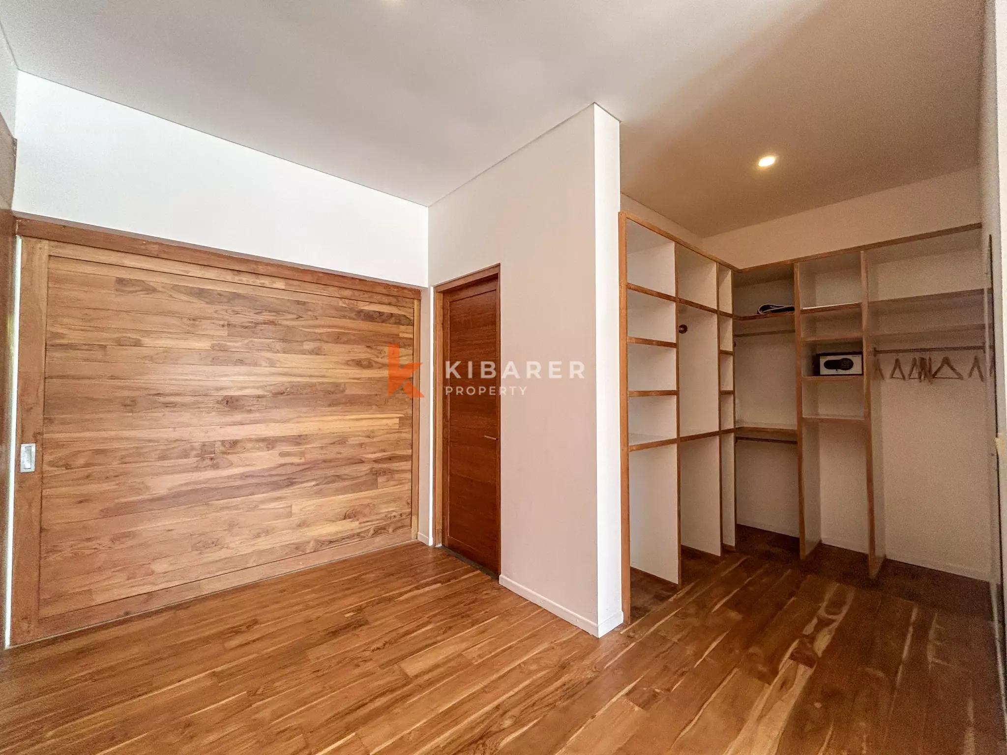 Charming Four-Bedroom Tropical Villa with Private Pool in Buwit