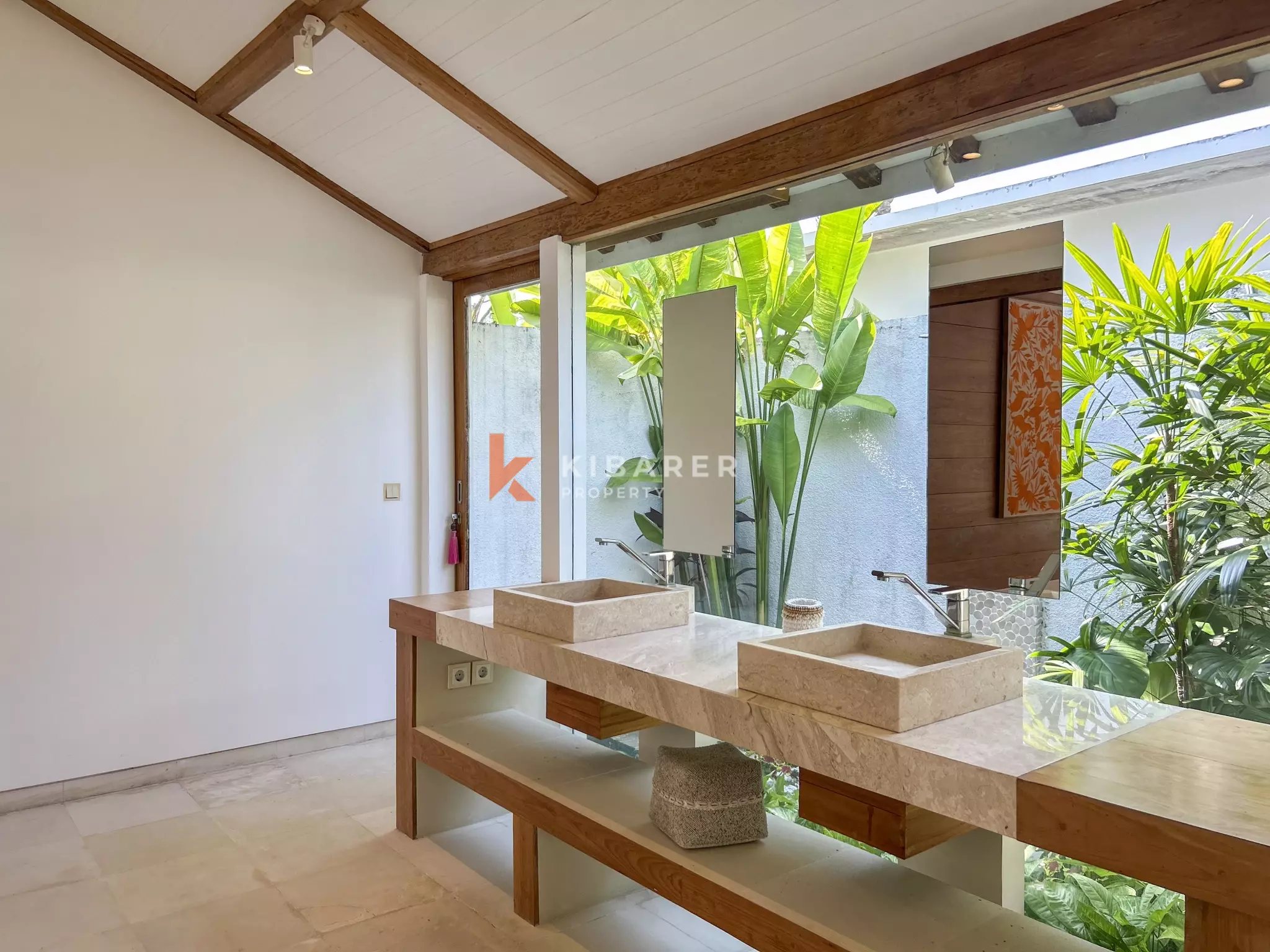 Charming Four-Bedroom Tropical Villa with Private Pool in Buwit