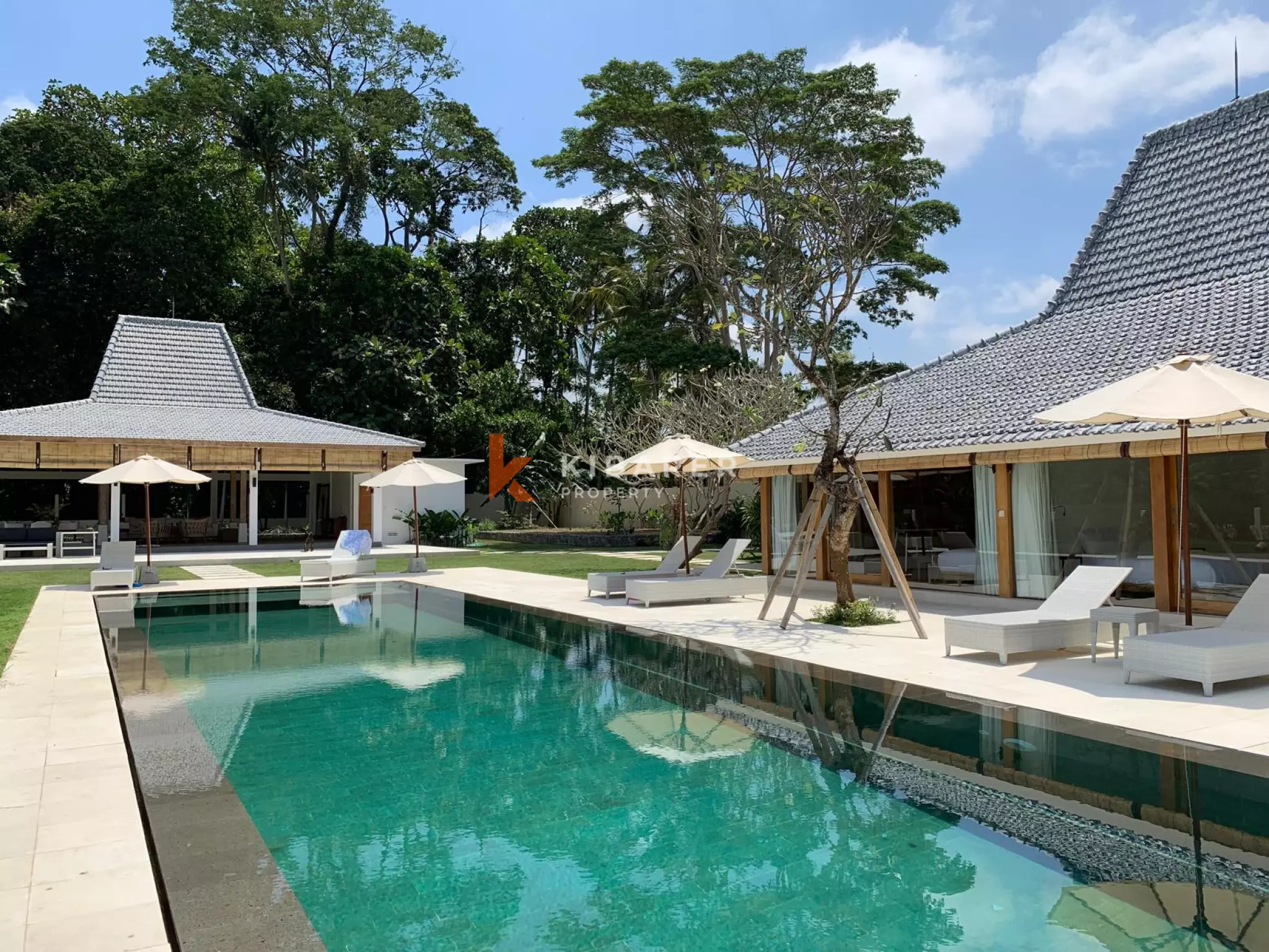 Charming Four-Bedroom Tropical Villa with Private Pool in Buwit