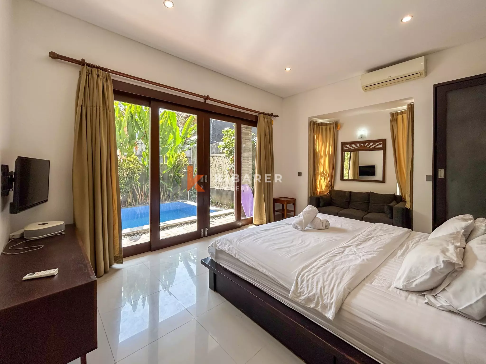 Elegant Three-Bedroom Tropical Villa with Private Pool in Berawa