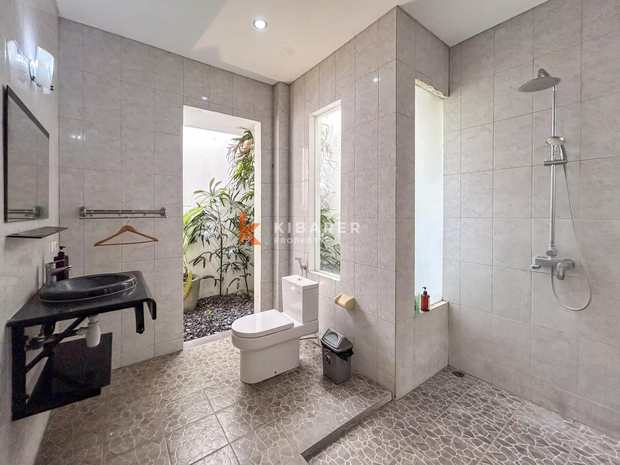 Elegant Three-Bedroom Tropical Villa with Private Pool in Berawa