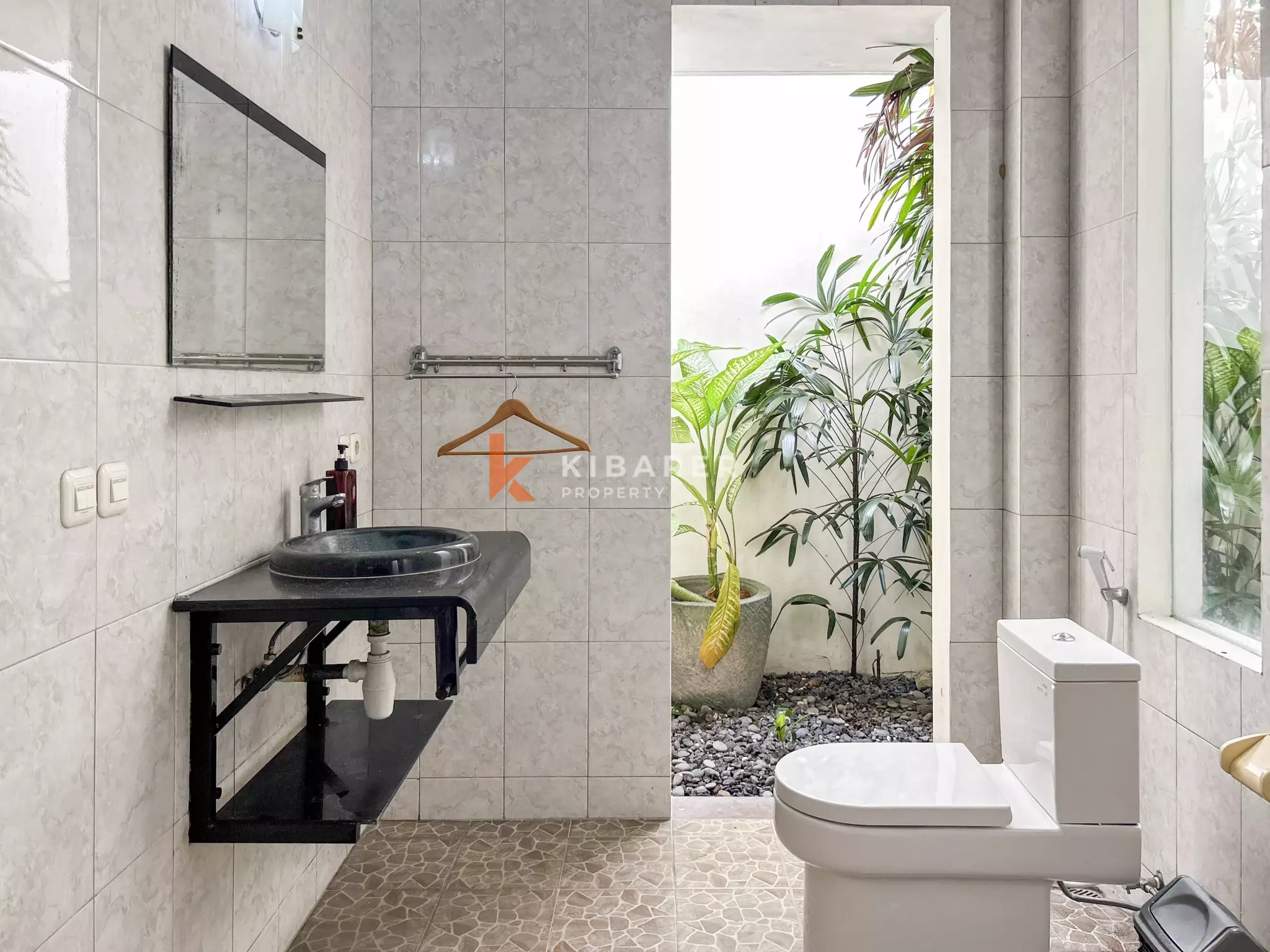 Elegant Three-Bedroom Tropical Villa with Private Pool in Berawa