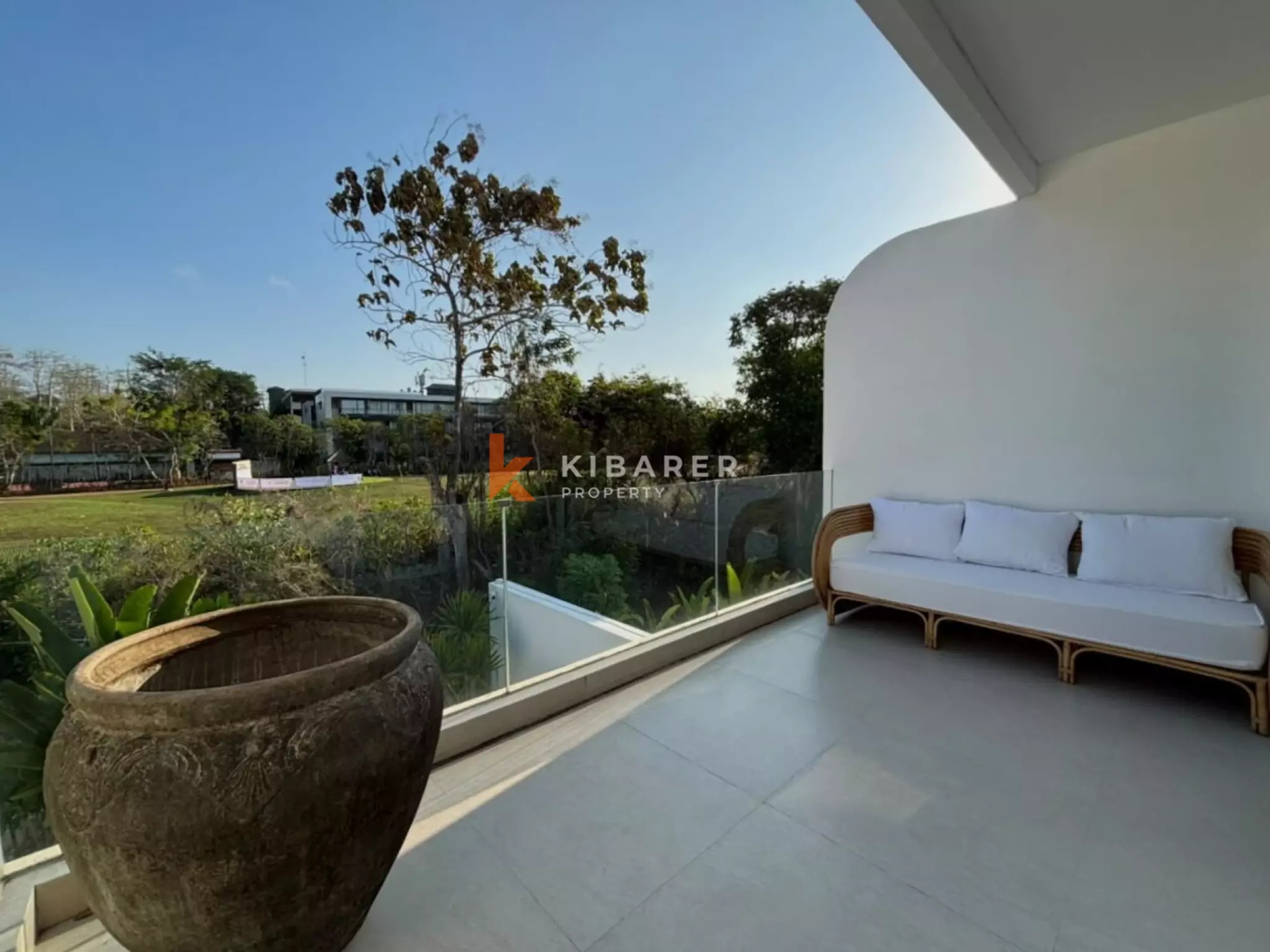 Vila Tropis Dua Kamar Tidur dengan Pemandangan Lapangan Golf yang Memukau di Balangan