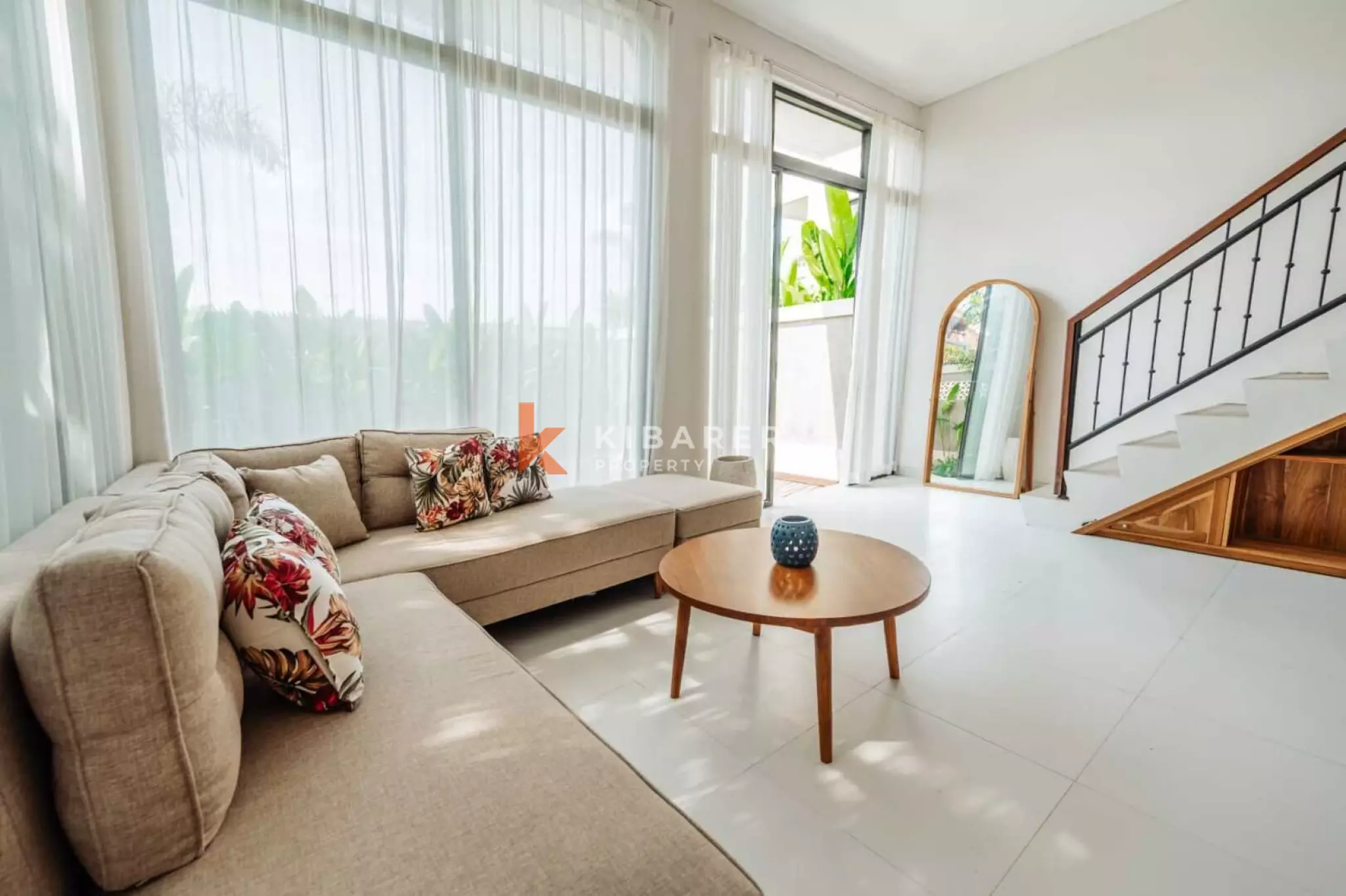 Villa deux chambres à louer à Canggu avec séjour fermé et vue sur les rizières