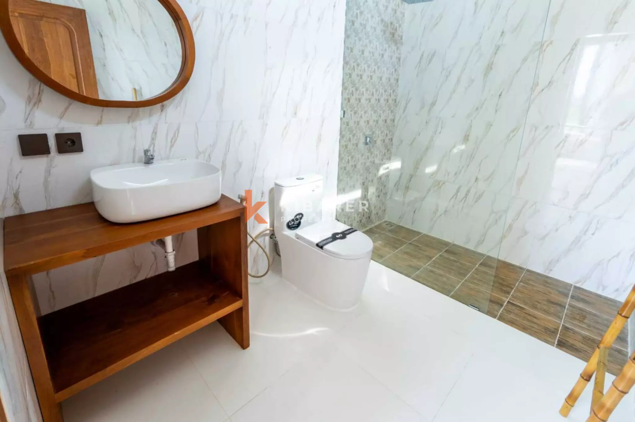 Villa deux chambres à louer à Canggu avec séjour fermé et vue sur les rizières