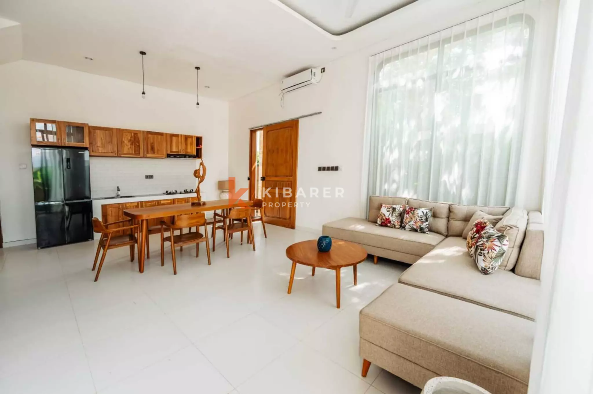 Villa deux chambres à louer à Canggu avec séjour fermé et vue sur les rizières