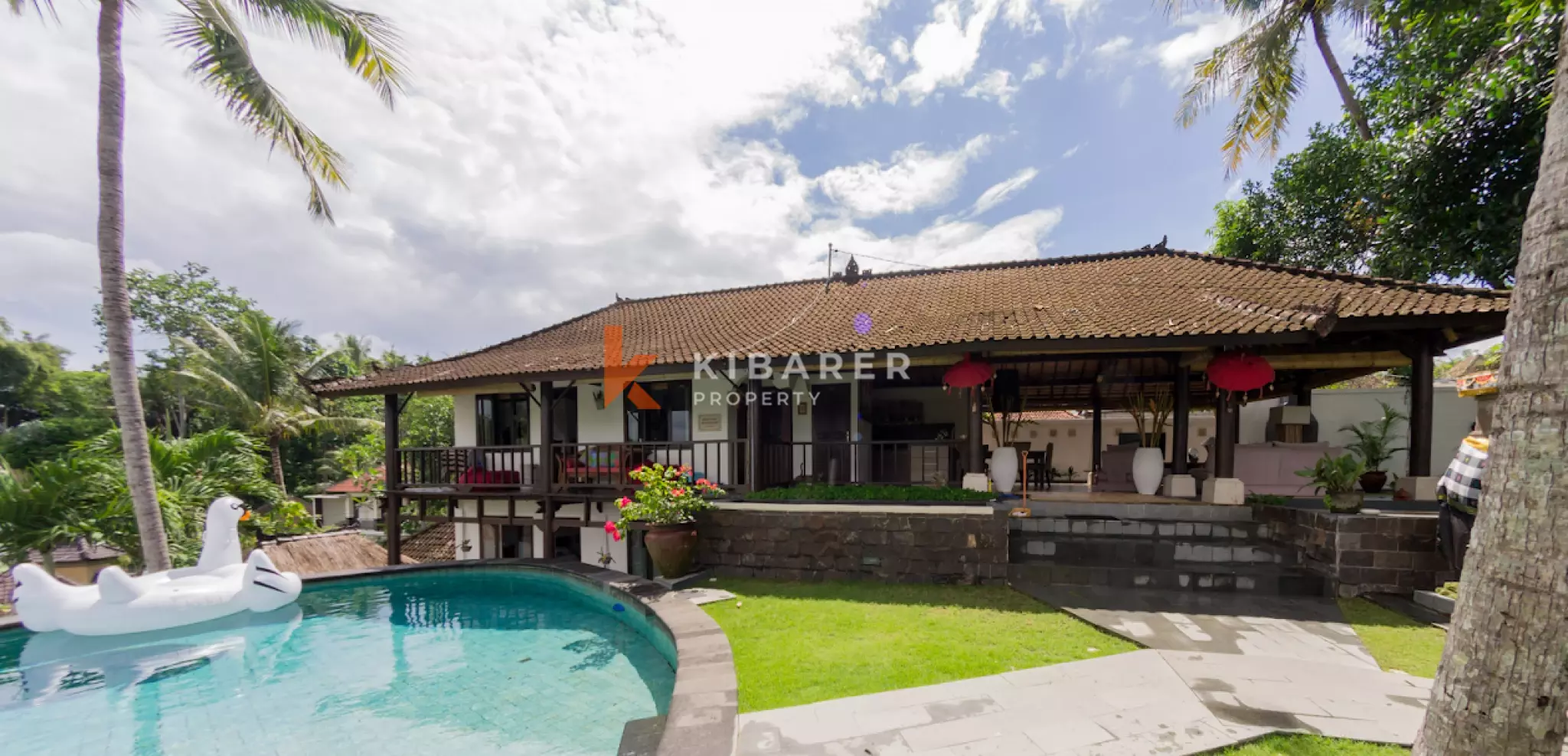 Authentic Wooden Four Bedroom Villa in Peaceful Nature Neighborhood of Tabanan
