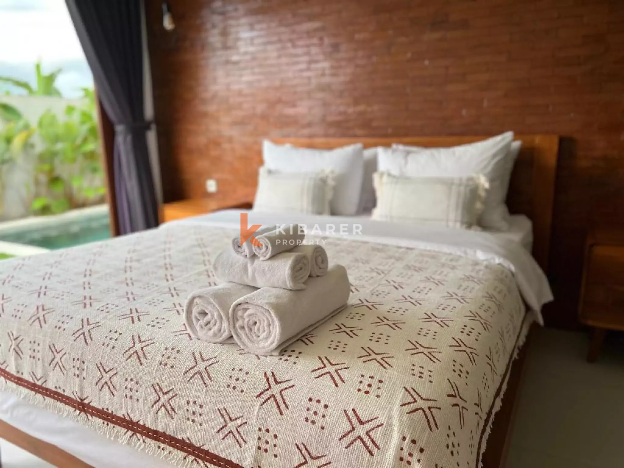 Tropical Three Bedroom Villa with Mountain View Near Tanah Lot