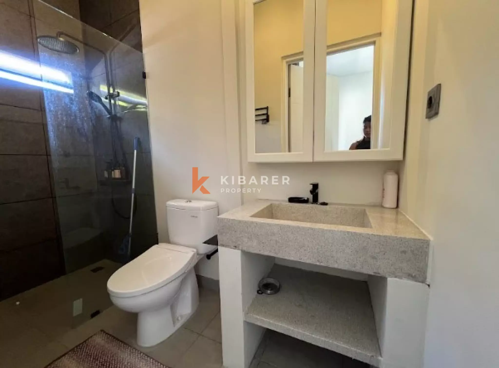 Exceptional Five Bedroom Villa with Rooftop in Kerobokan