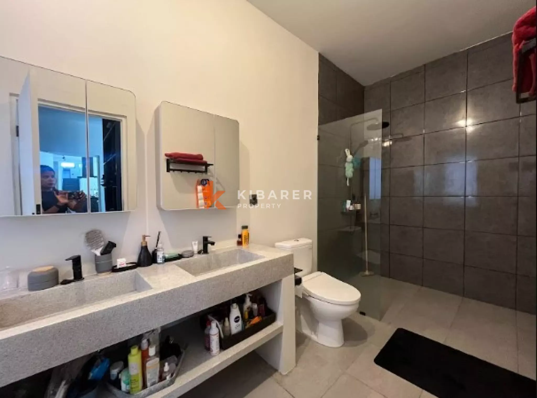 Exceptional Five Bedroom Villa with Rooftop in Kerobokan