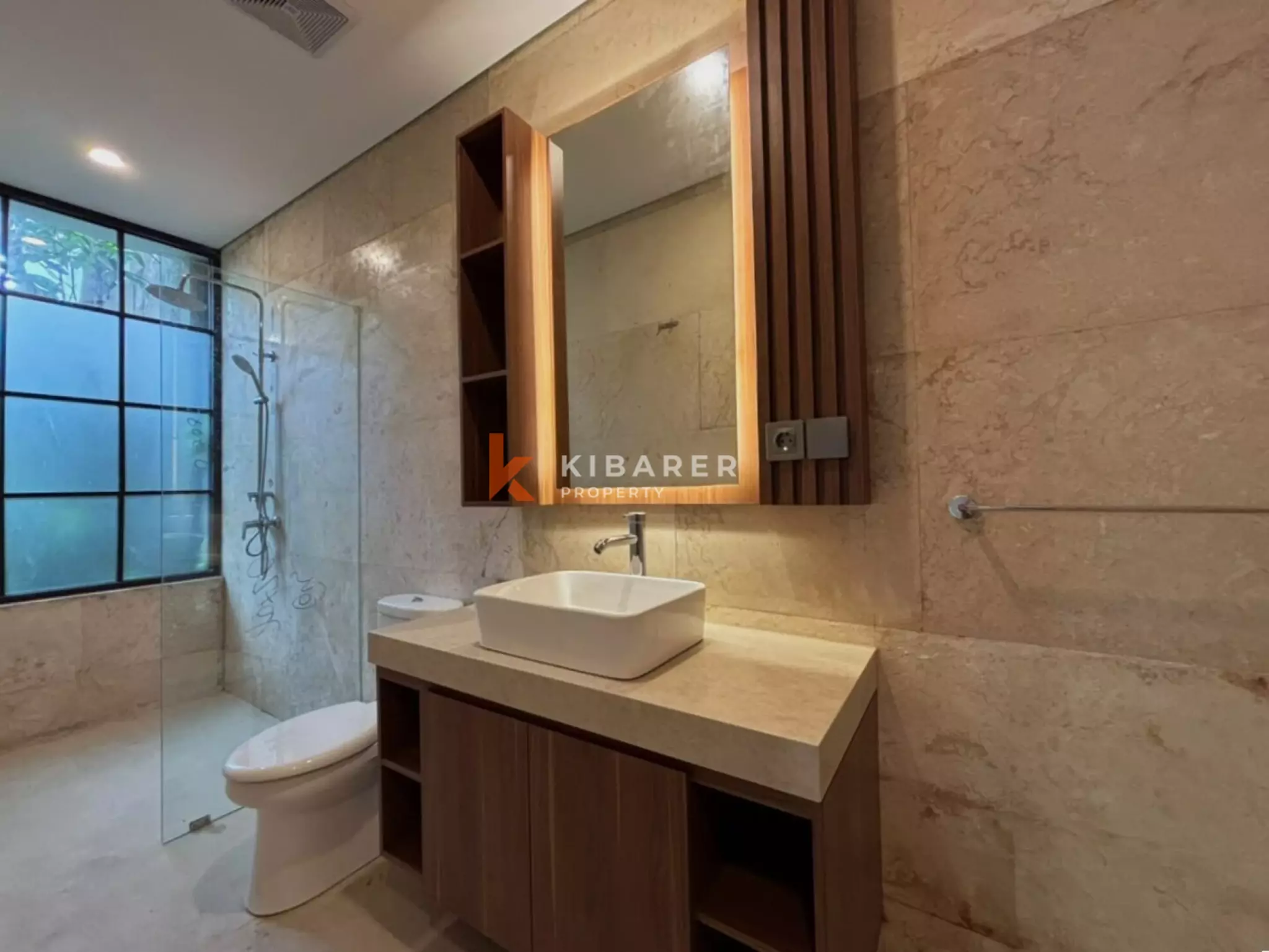 Villa balinaise paisible de 3 chambres avec bureau et cadre tropical à Umalas
