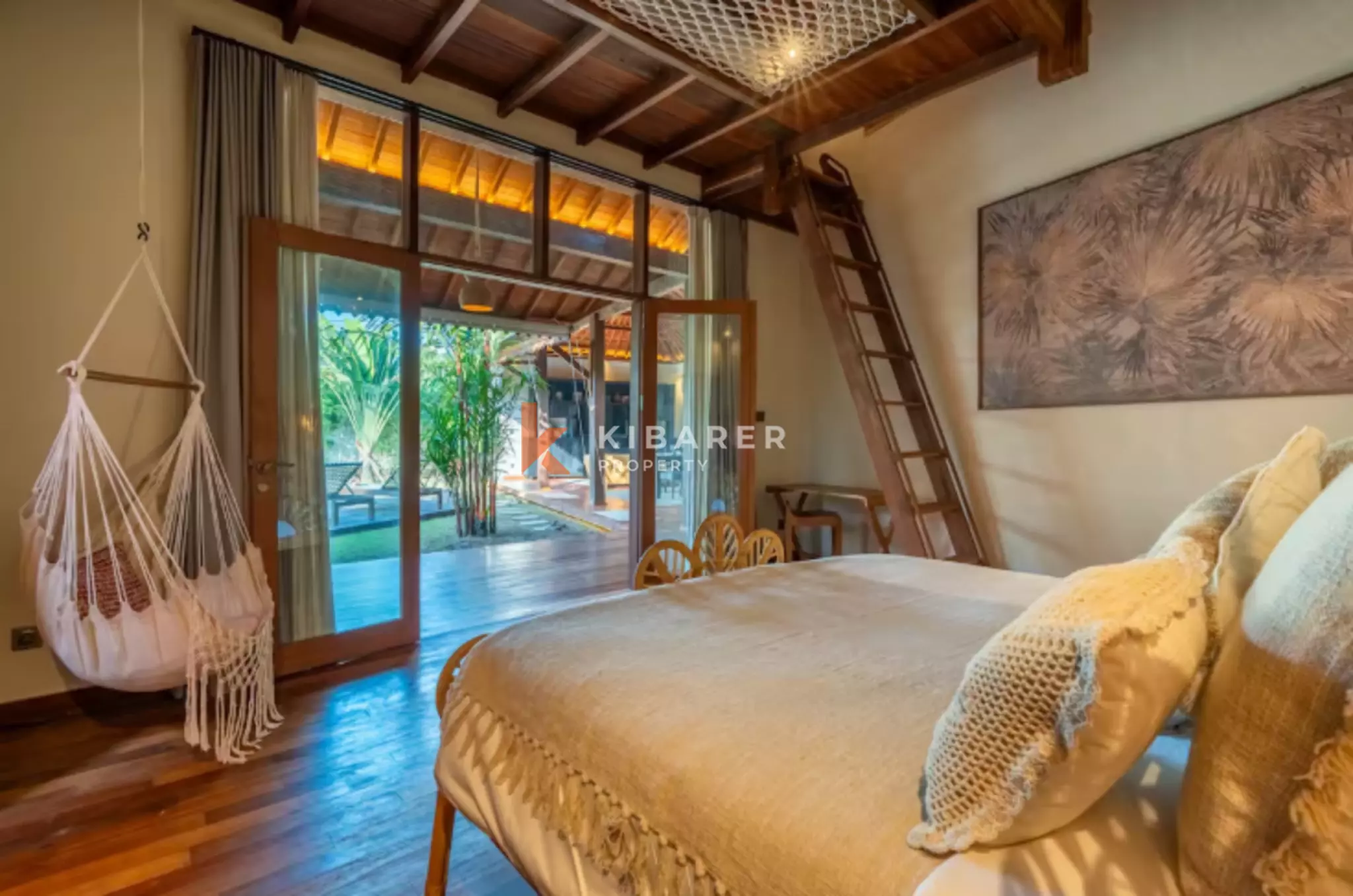 Vila 3 Kamar Tidur dengan Konsep Hunian Indoor-Outdoor yang Menyatu dan Taman Pribadi Dekat Canggu