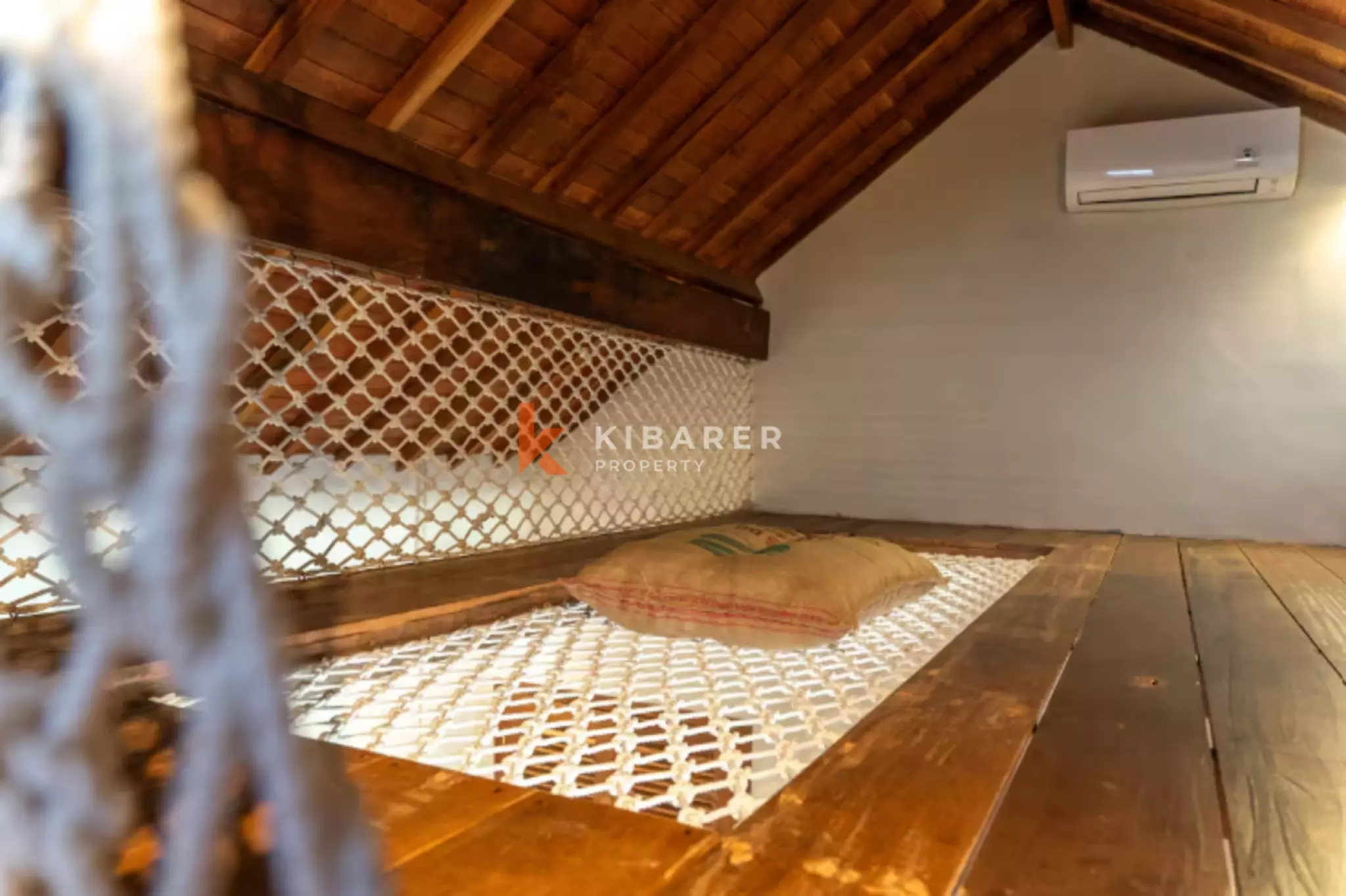 Vila 3 Kamar Tidur dengan Konsep Hunian Indoor-Outdoor yang Menyatu dan Taman Pribadi Dekat Canggu