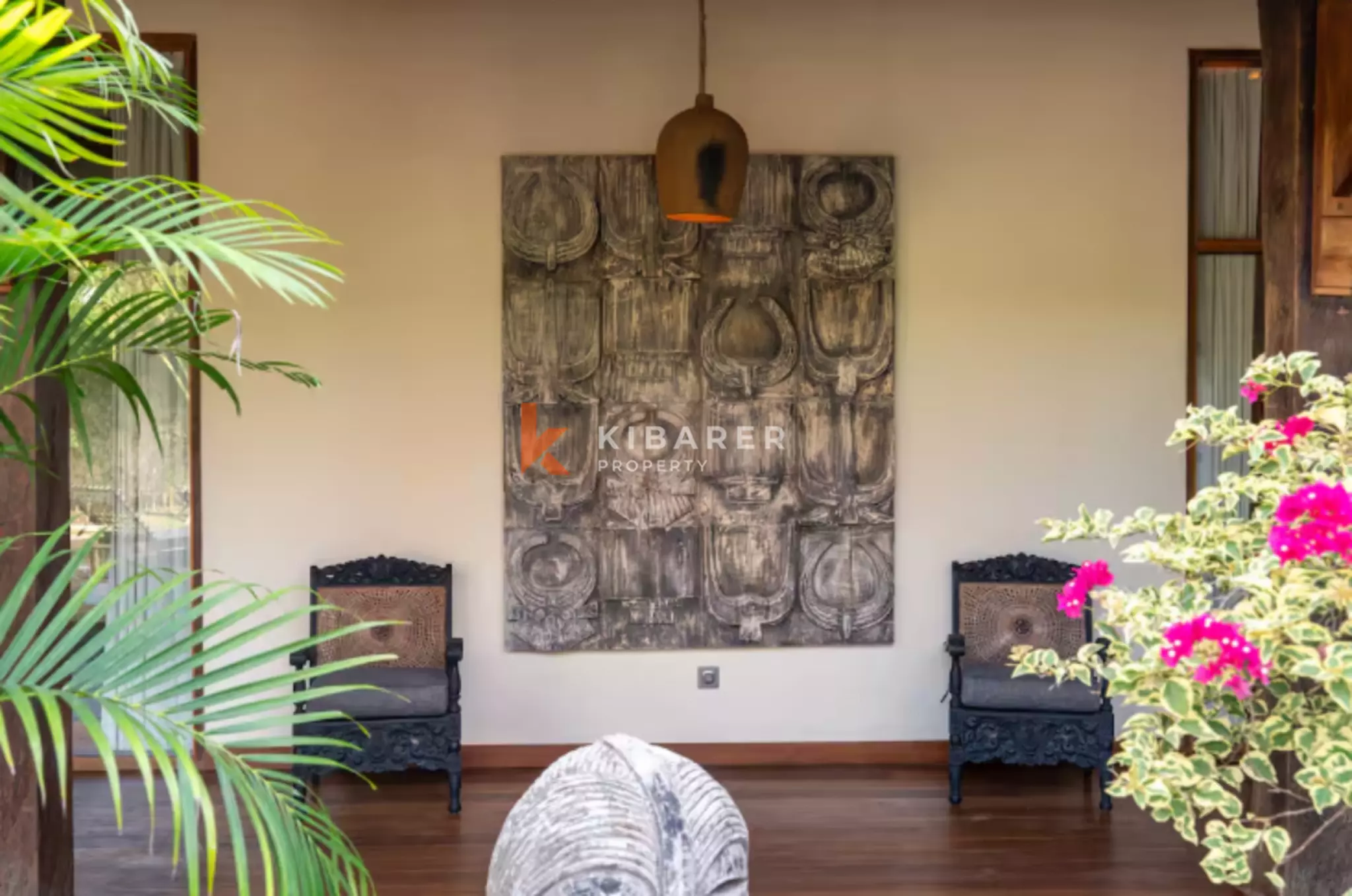 Vila 3 Kamar Tidur dengan Konsep Hunian Indoor-Outdoor yang Menyatu dan Taman Pribadi Dekat Canggu