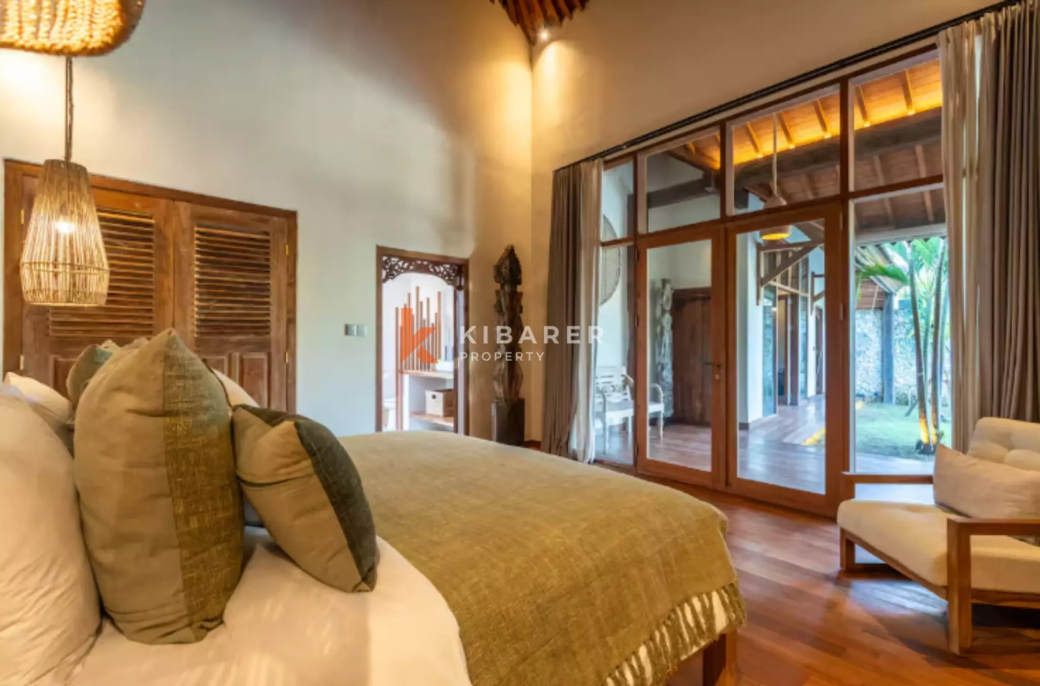 Vila 3 Kamar Tidur dengan Konsep Hunian Indoor-Outdoor yang Menyatu dan Taman Pribadi Dekat Canggu