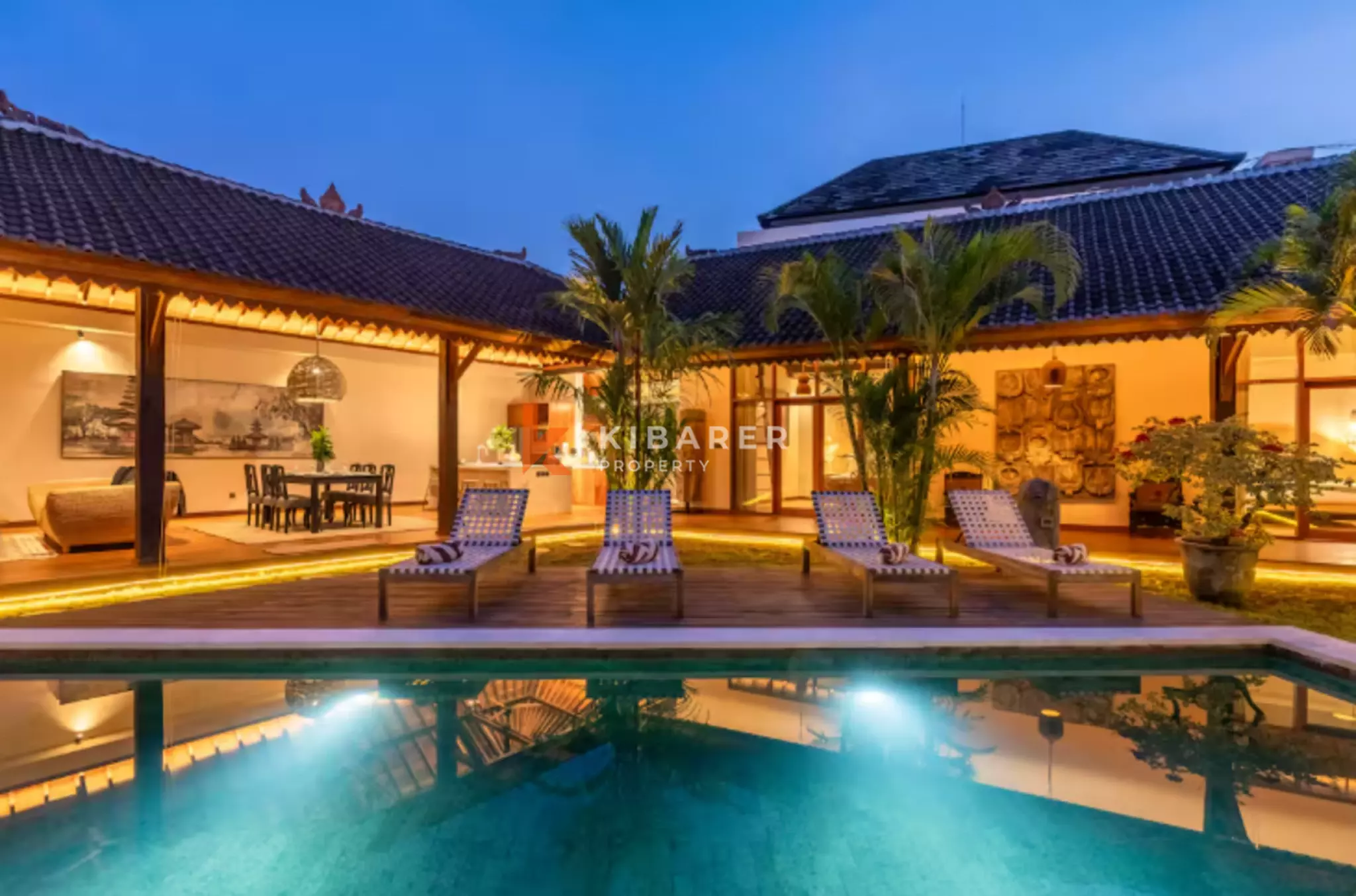 Vila 3 Kamar Tidur dengan Konsep Hunian Indoor-Outdoor yang Menyatu dan Taman Pribadi Dekat Canggu