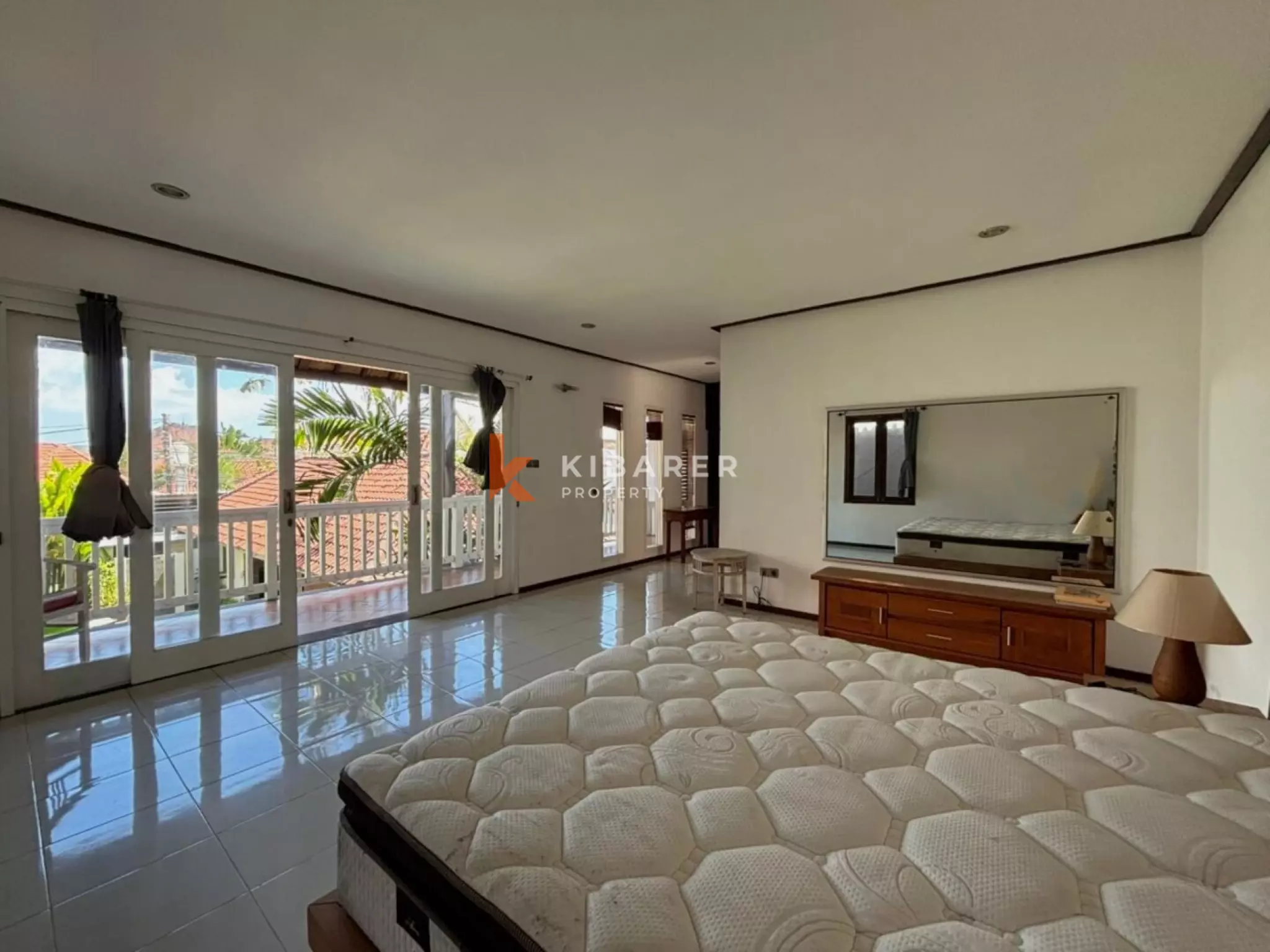 Vila Tiga Kamar Tidur di Lokasi Strategis Berawa – Semi-Furnished