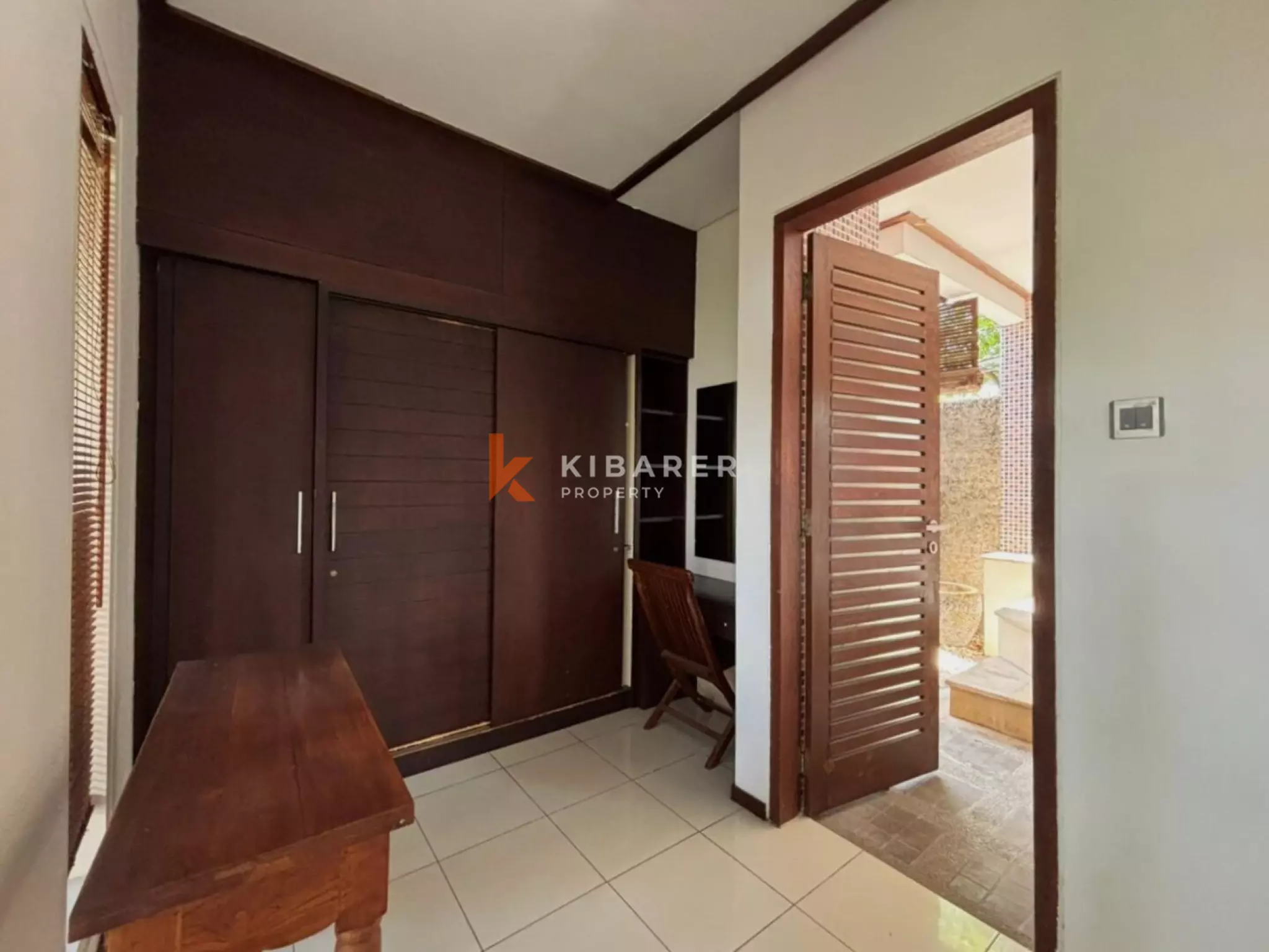 Vila Tiga Kamar Tidur di Lokasi Strategis Berawa – Semi-Furnished