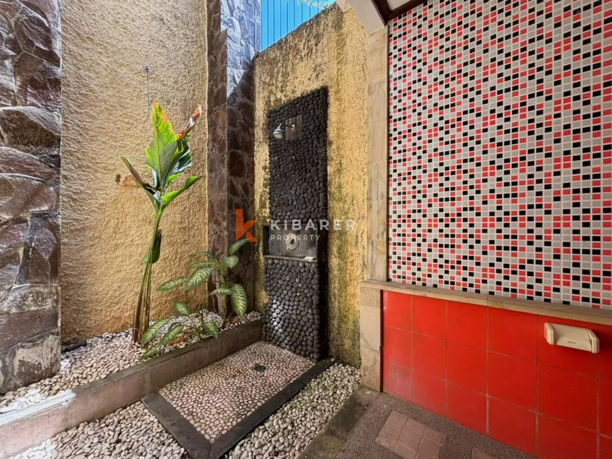 Vila Tiga Kamar Tidur di Lokasi Strategis Berawa – Semi-Furnished