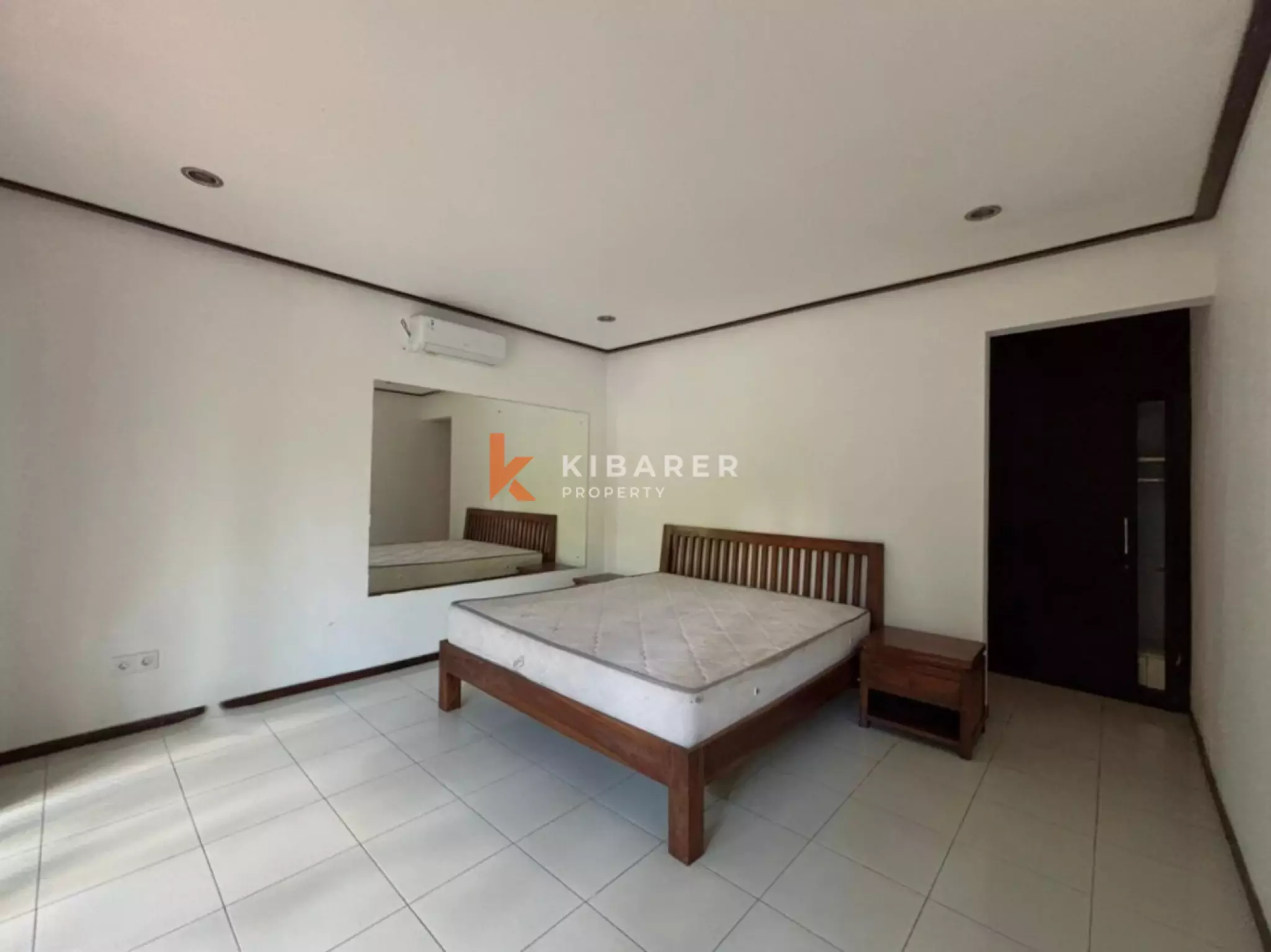 Vila Tiga Kamar Tidur di Lokasi Strategis Berawa – Semi-Furnished