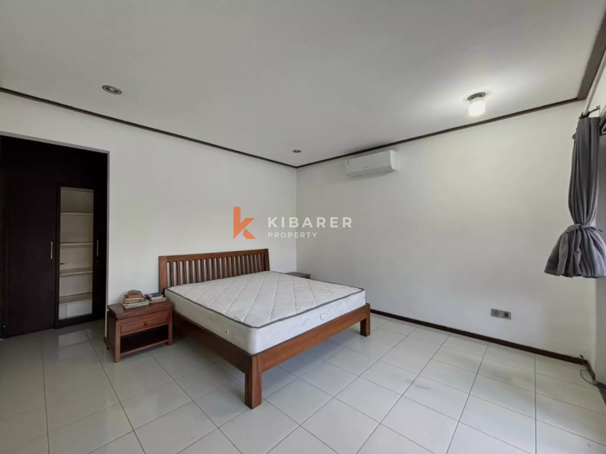 Vila Tiga Kamar Tidur di Lokasi Strategis Berawa – Semi-Furnished