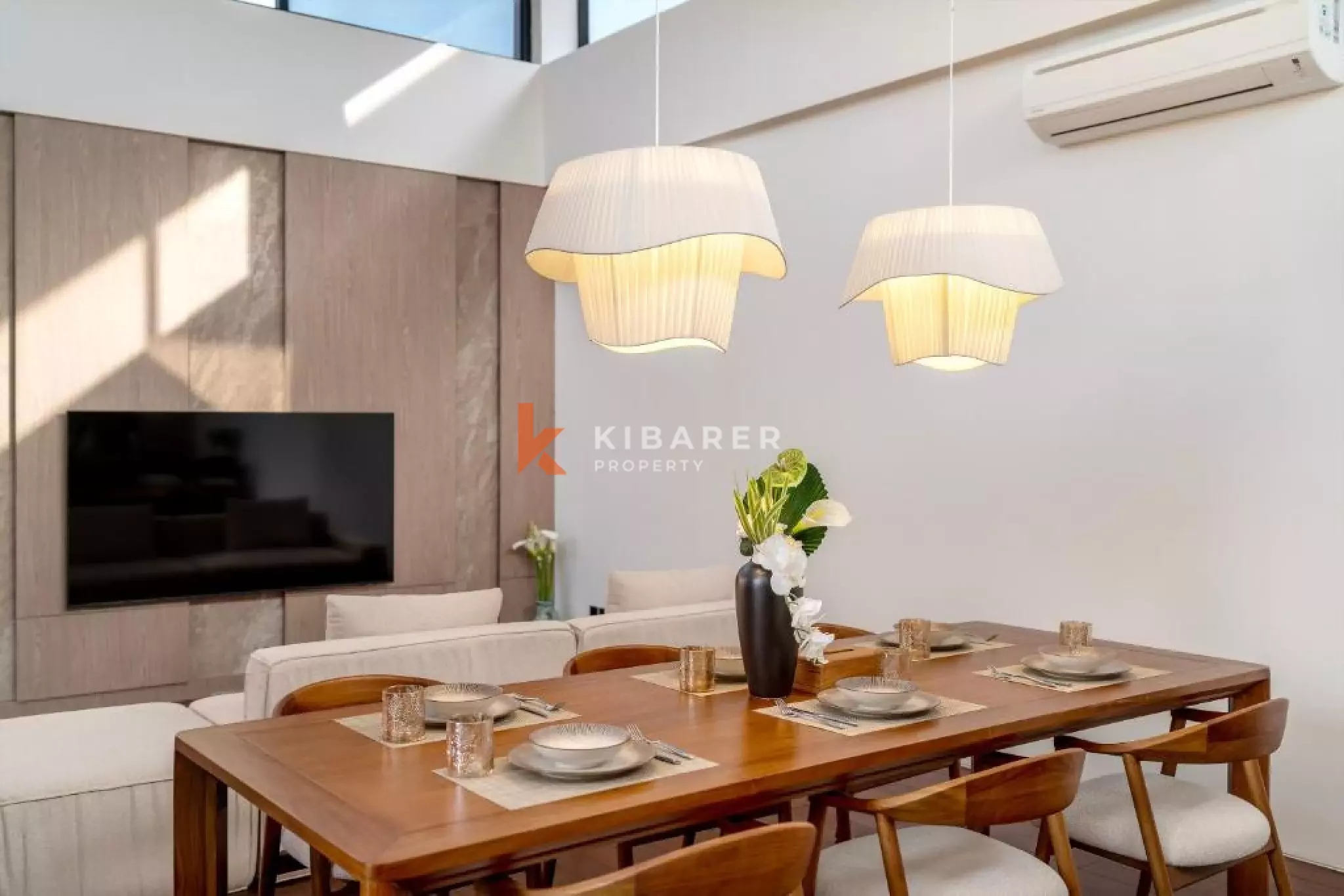 Bright Contemporary Two Bedroom Villa in Canggu Padang Tawang