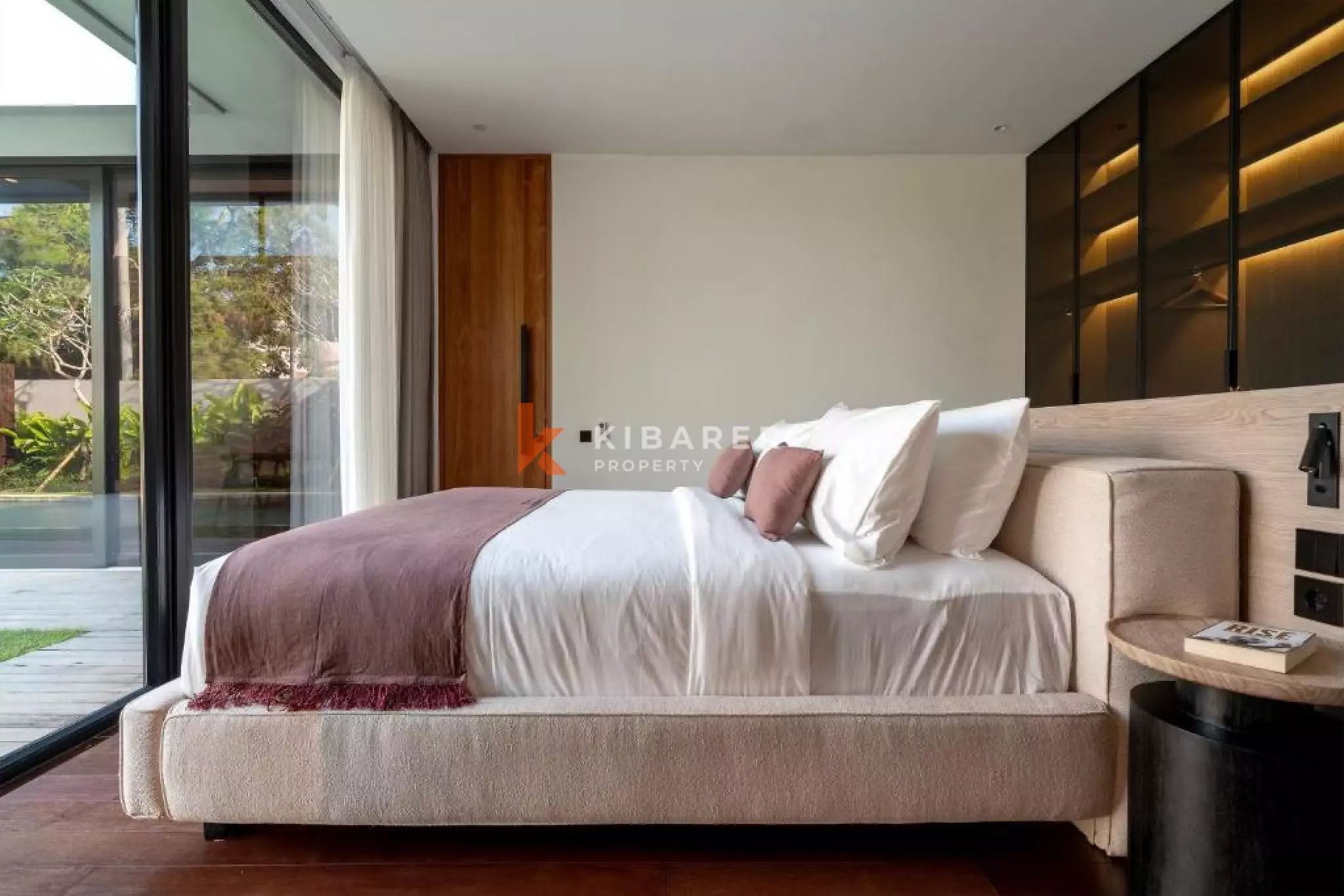 Bright Contemporary Two Bedroom Villa in Canggu Padang Tawang