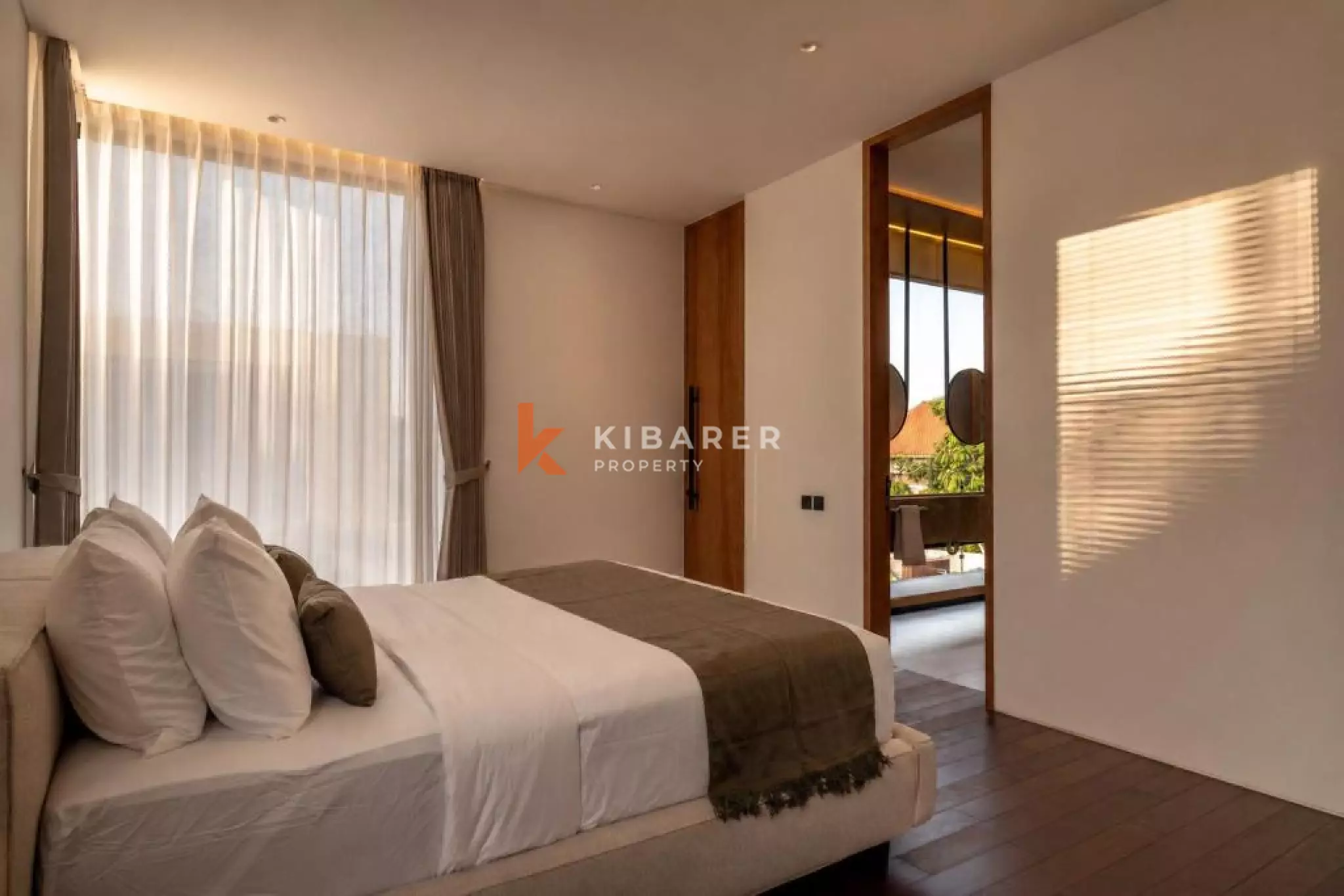 Bright and Luxurious Four Bedroom Villa in Padang Tawang