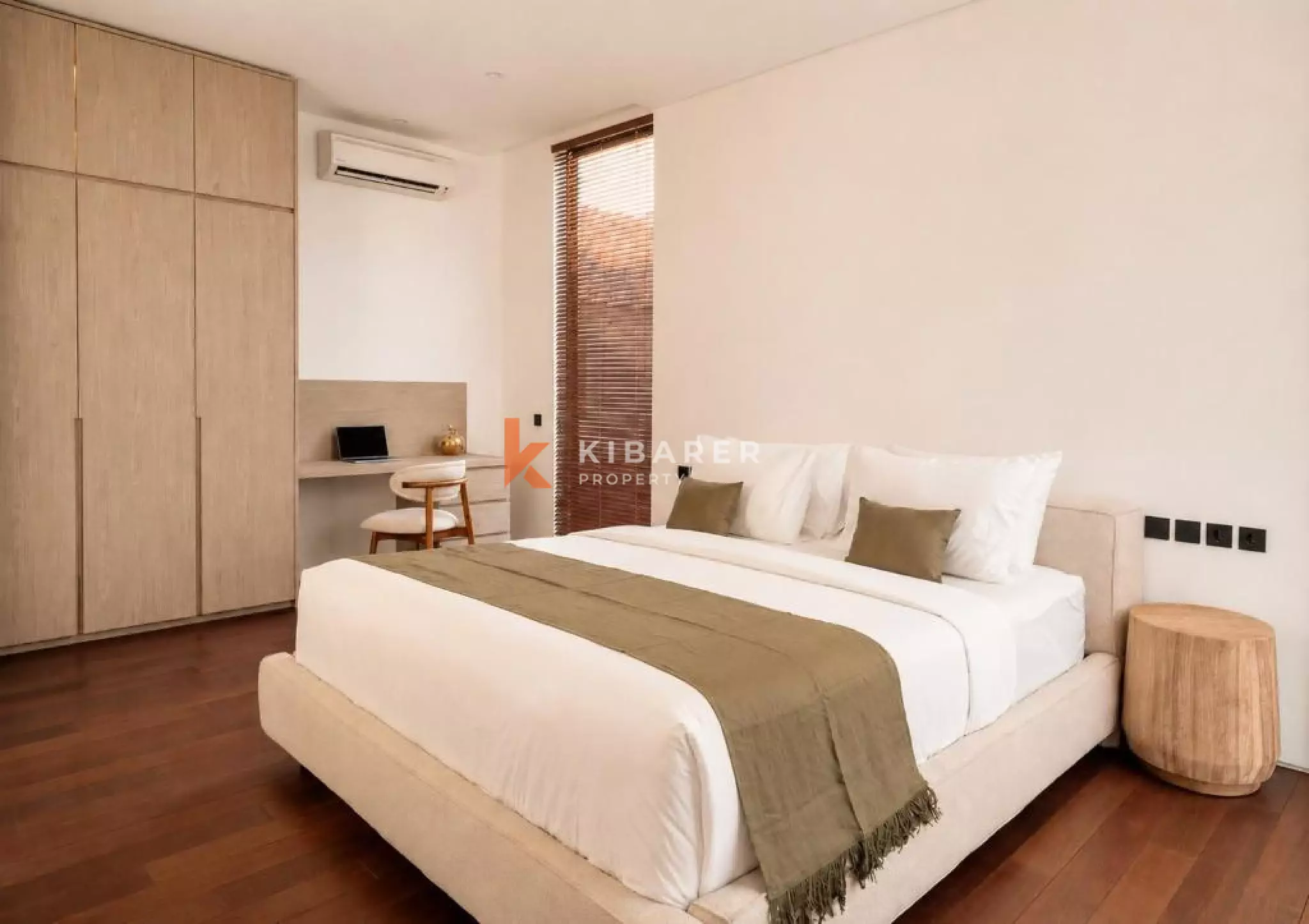Bright and Luxurious Four Bedroom Villa in Padang Tawang