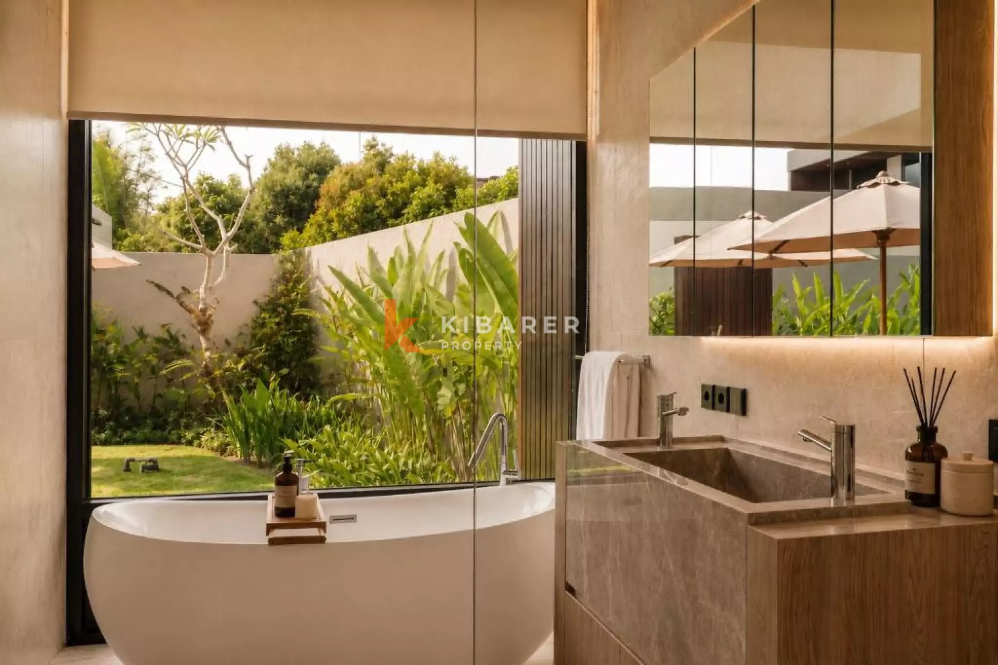 Bright and Luxurious Four Bedroom Villa in Padang Tawang