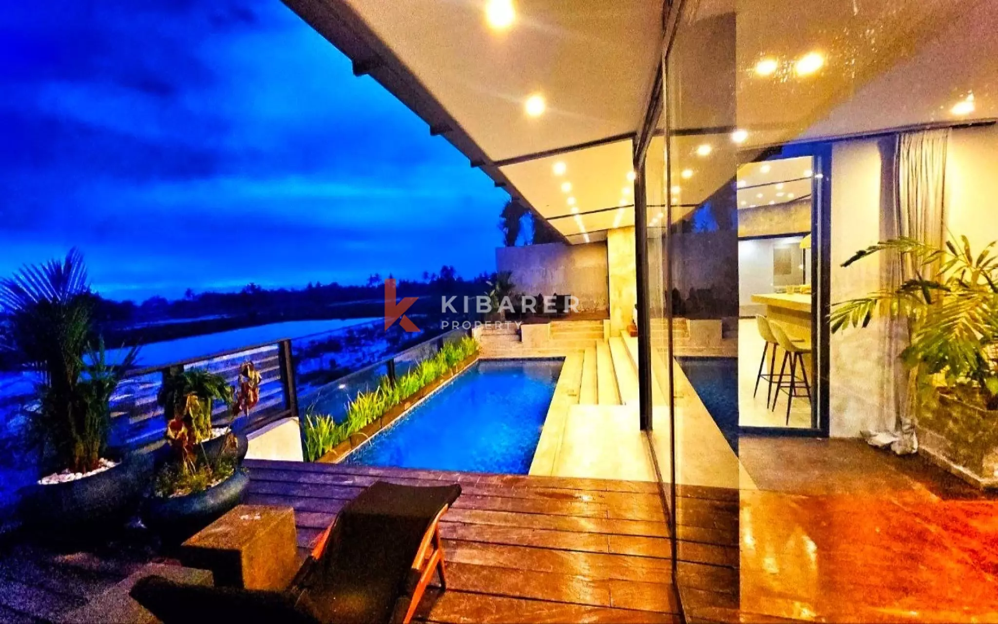 Spacious Six-Bedroom (four bedroom in main building plus two loft appartment) Villa with Ocean & Rice Field Views in Kedungu