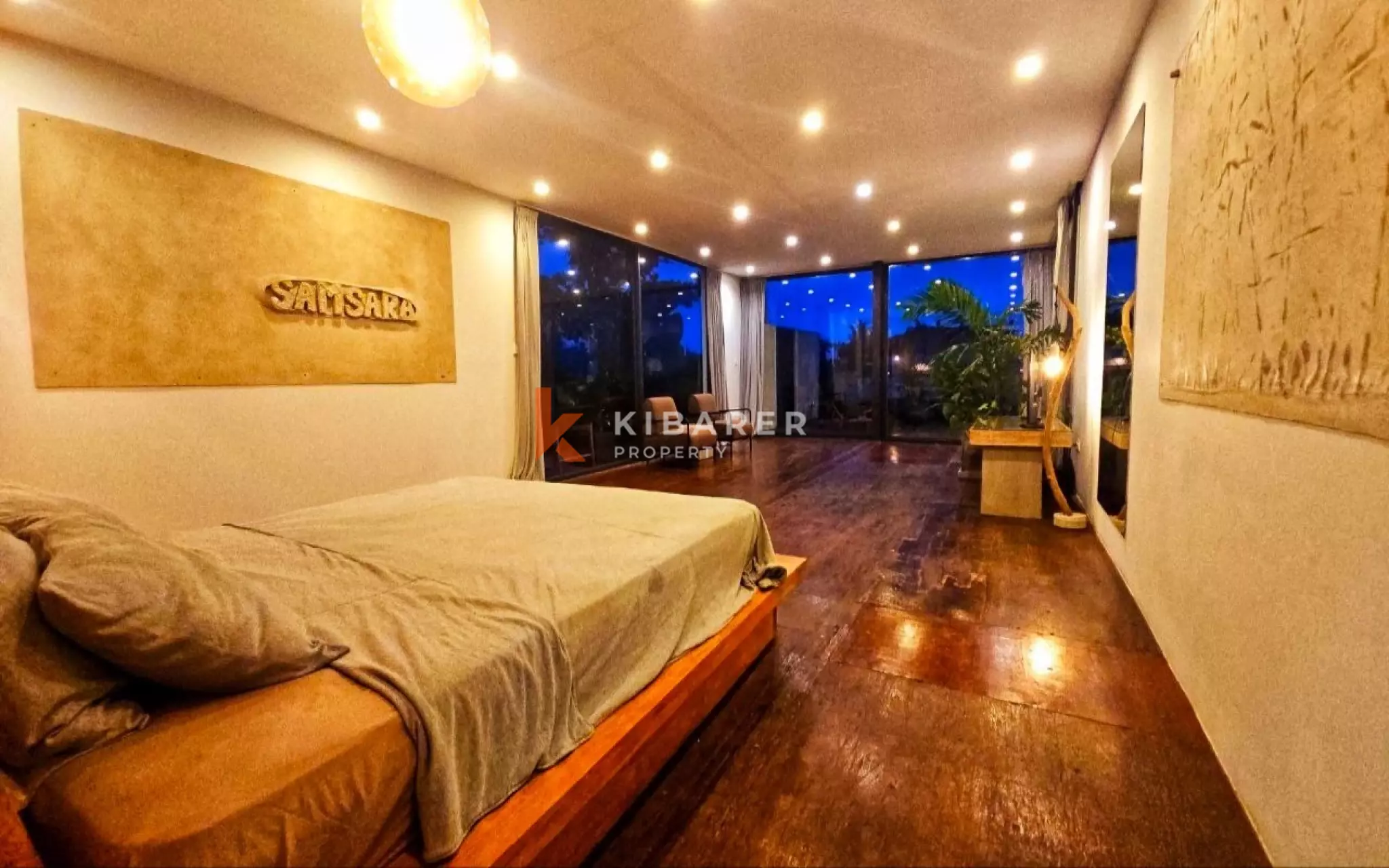 Spacious Six-Bedroom (four bedroom in main building plus two loft appartment) Villa with Ocean & Rice Field Views in Kedungu
