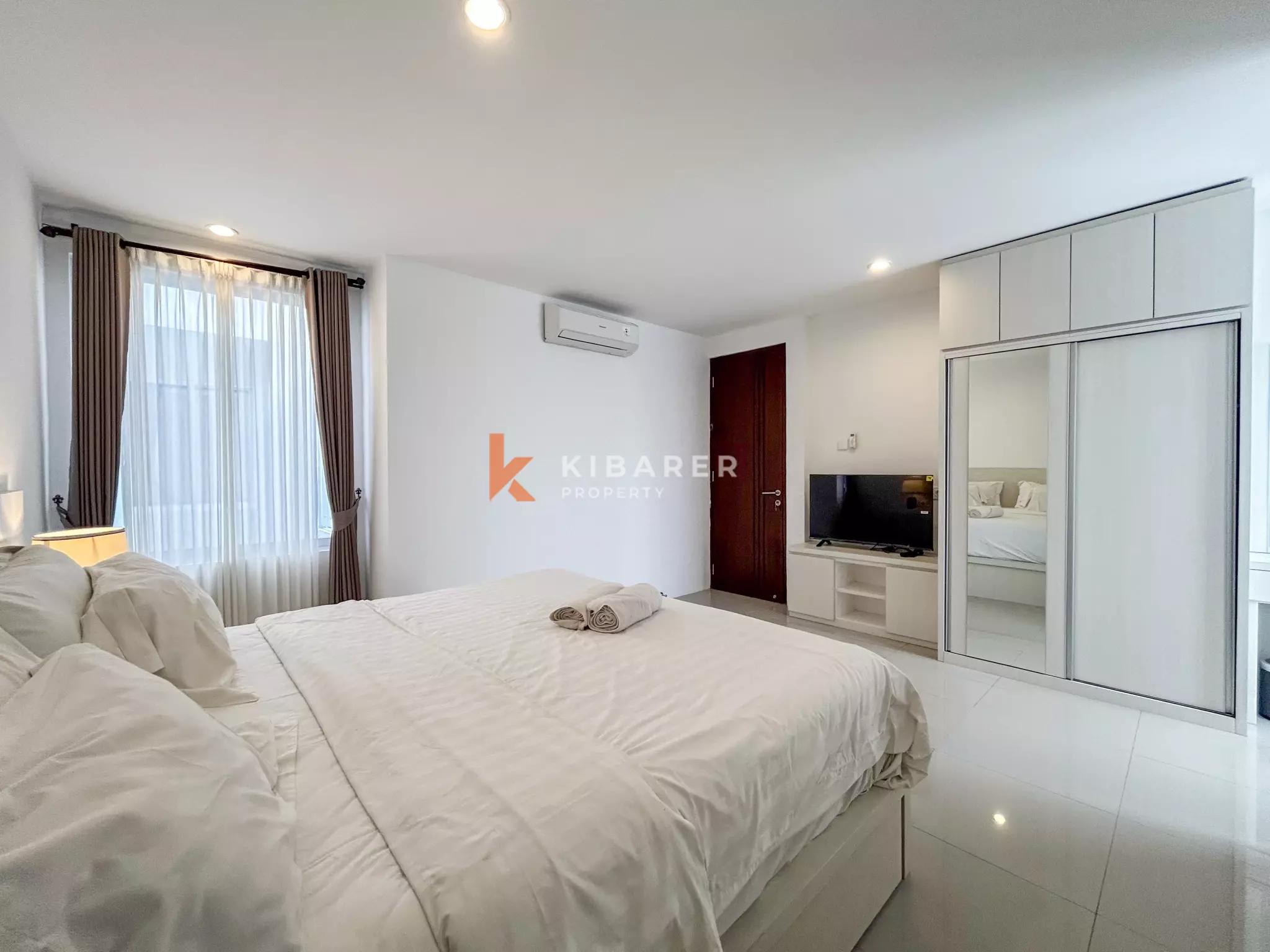 Modern Three-Bedroom Residential Villa with Private Pool in Canggu