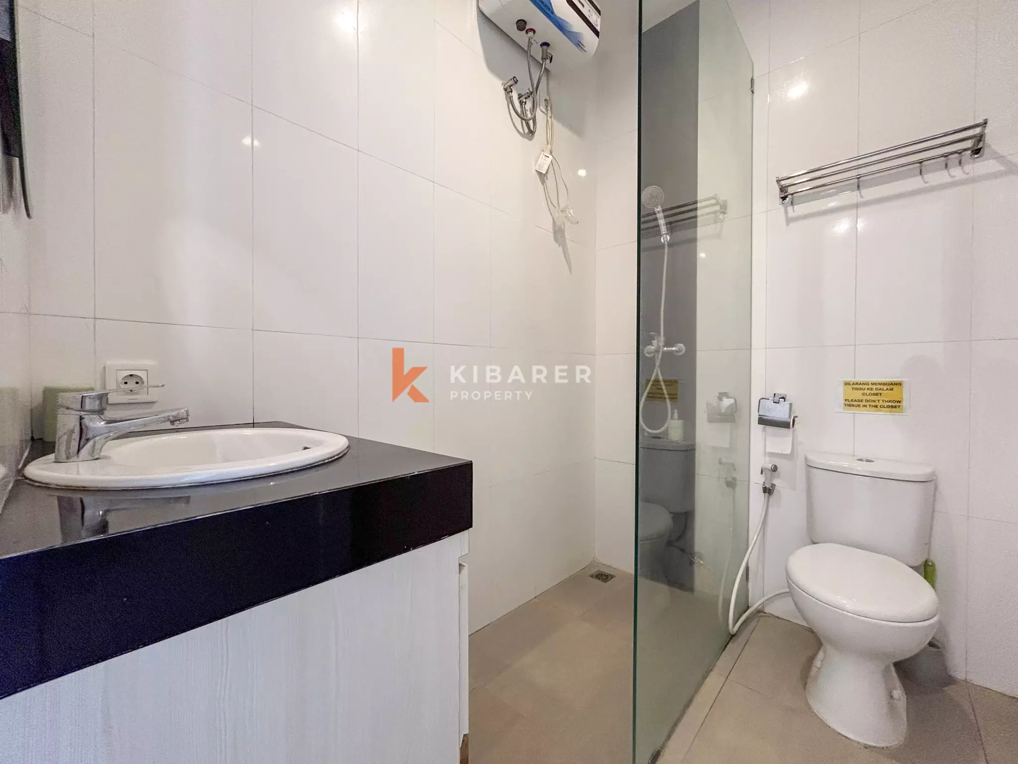 Modern Three-Bedroom Residential Villa with Private Pool in Canggu