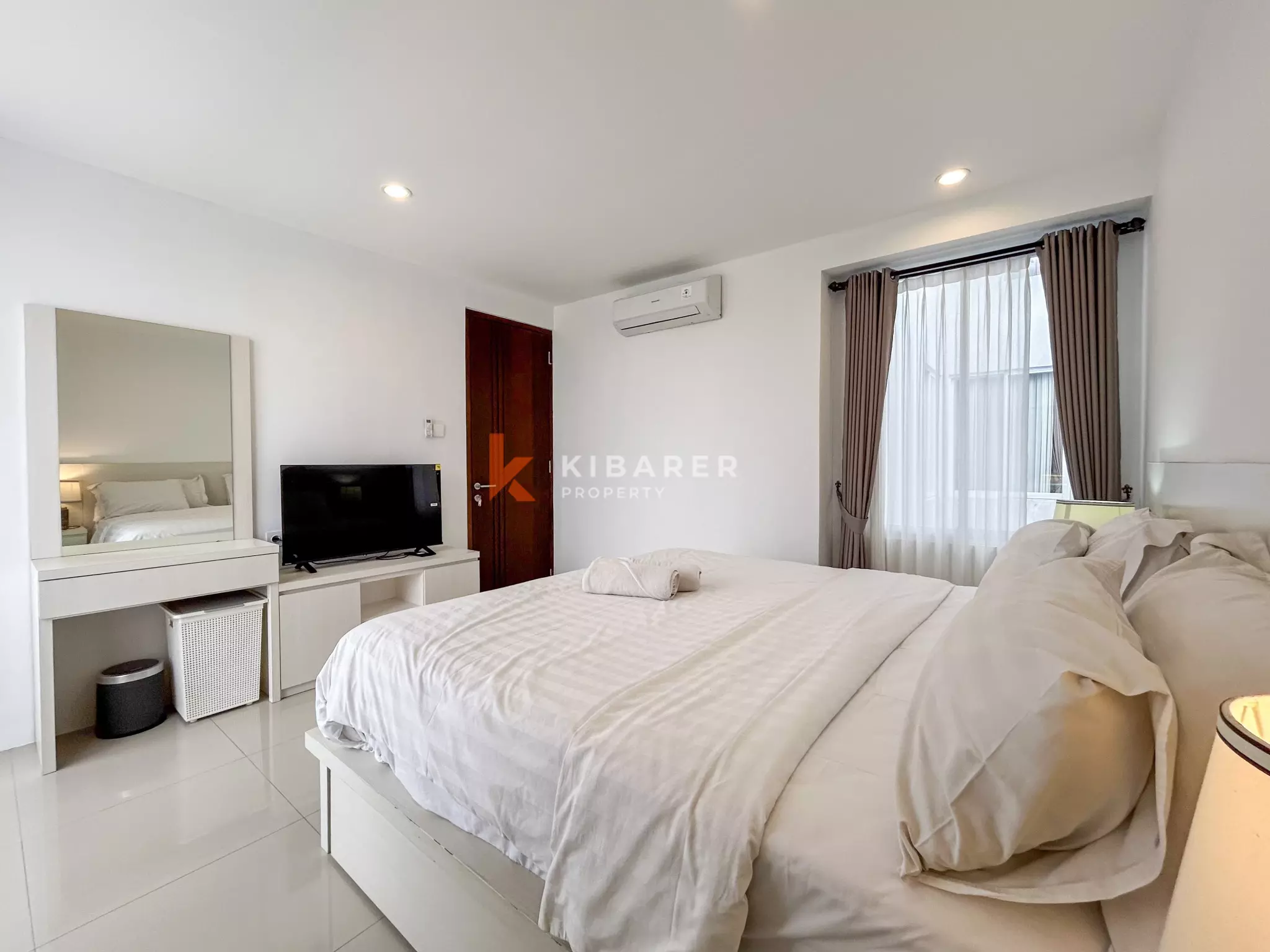 Modern Three-Bedroom Residential Villa with Private Pool in Canggu