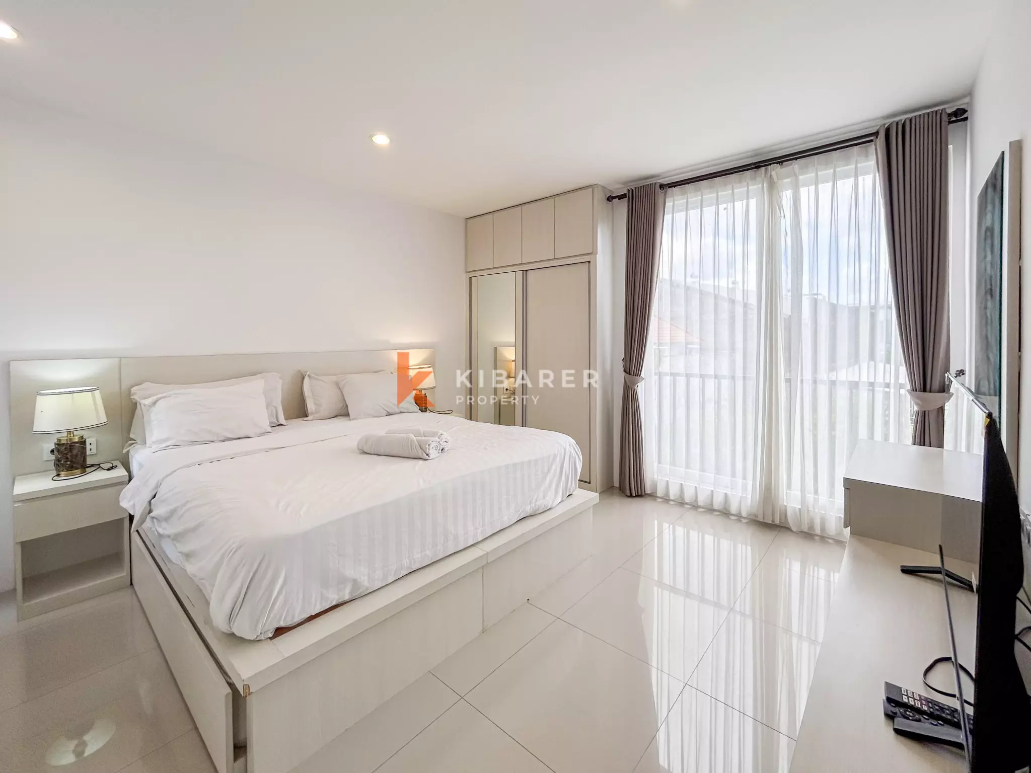 Modern Three-Bedroom Residential Villa with Private Pool in Canggu