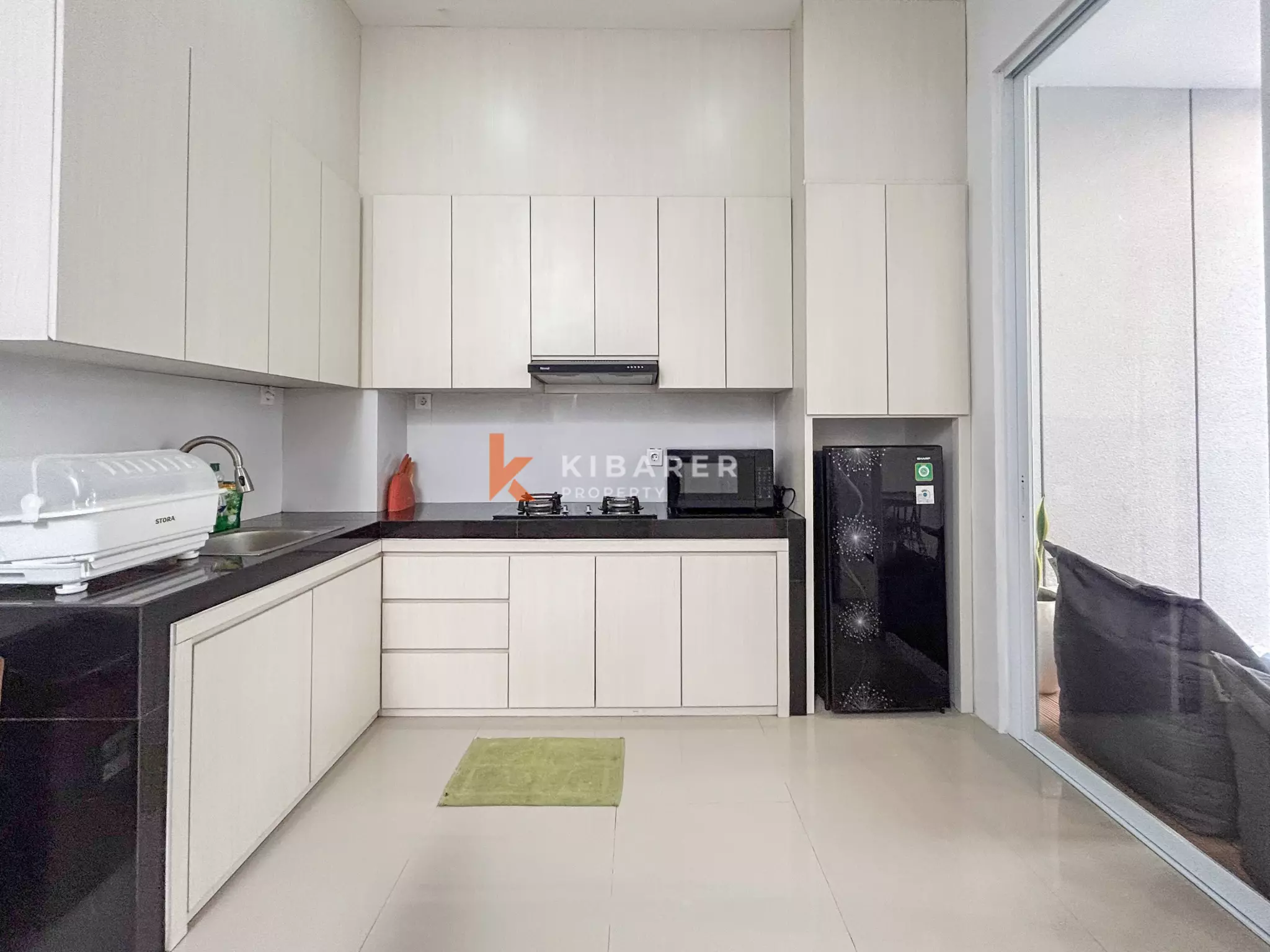 Modern Three-Bedroom Residential Villa with Private Pool in Canggu