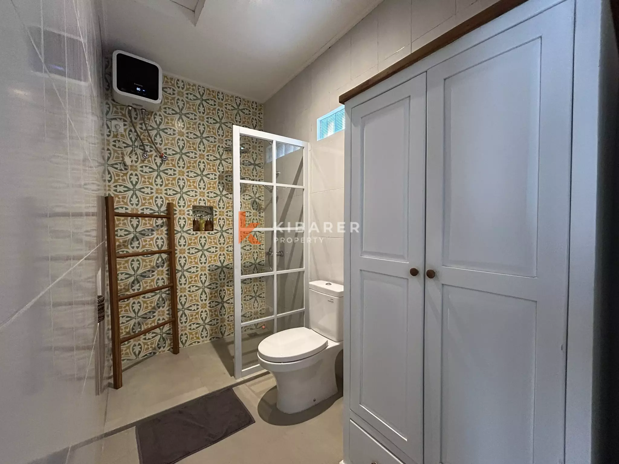 Villa Tropis Menawan Dua Kamar Tidur dengan Kolam Renang Pribadi di Kerobokan