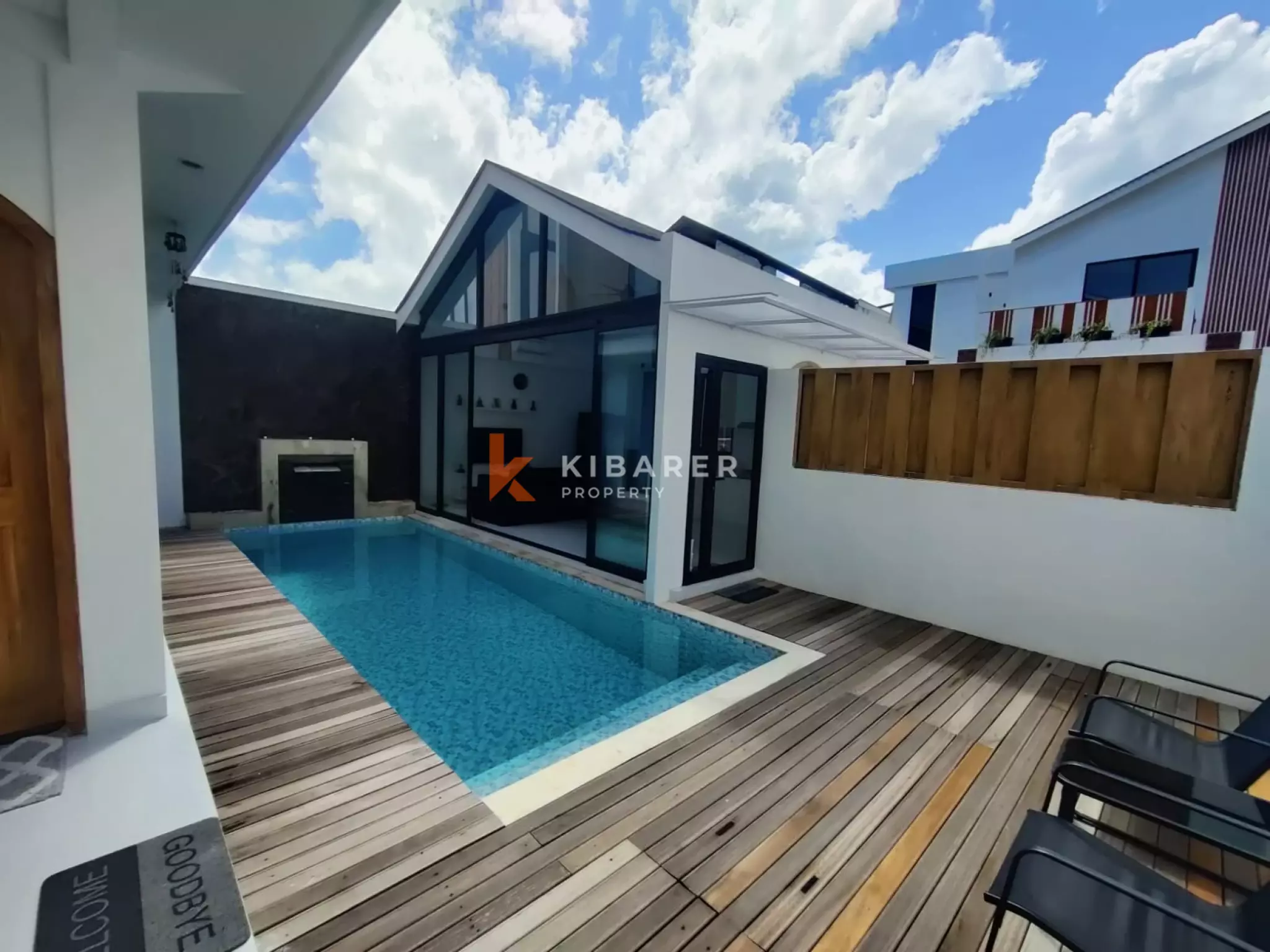 Villa Tropis Elegan 2+1 Kamar Tidur dengan Bathtub dan Kolam Renang di Atap di Nyanyi