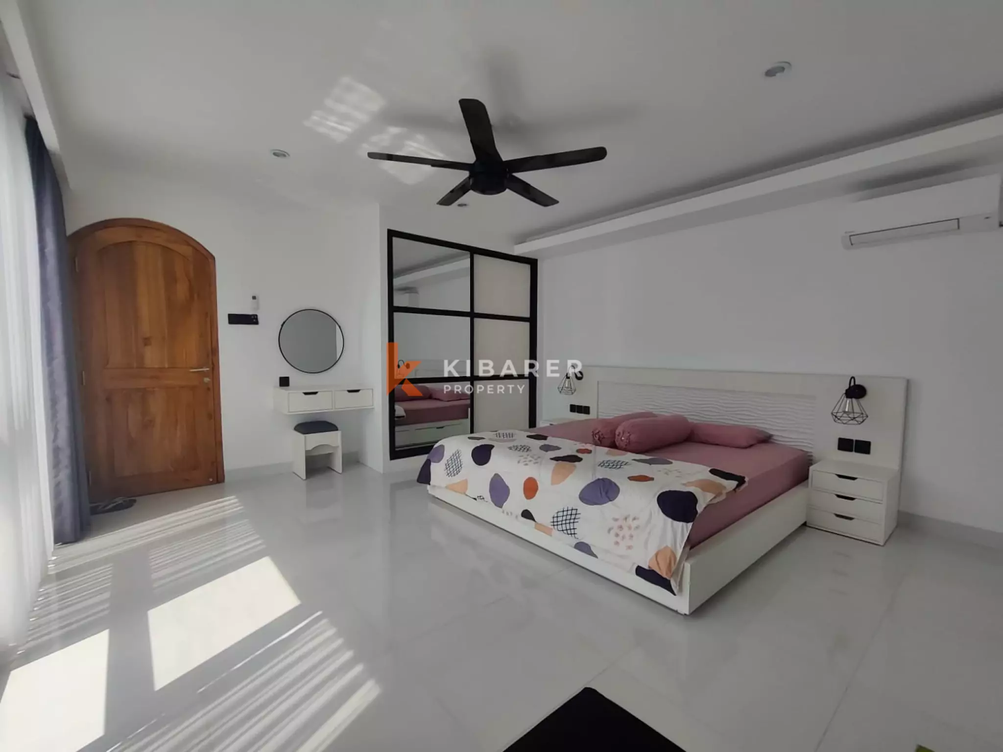 Villa Tropis Elegan 2+1 Kamar Tidur dengan Bathtub dan Kolam Renang di Atap di Nyanyi