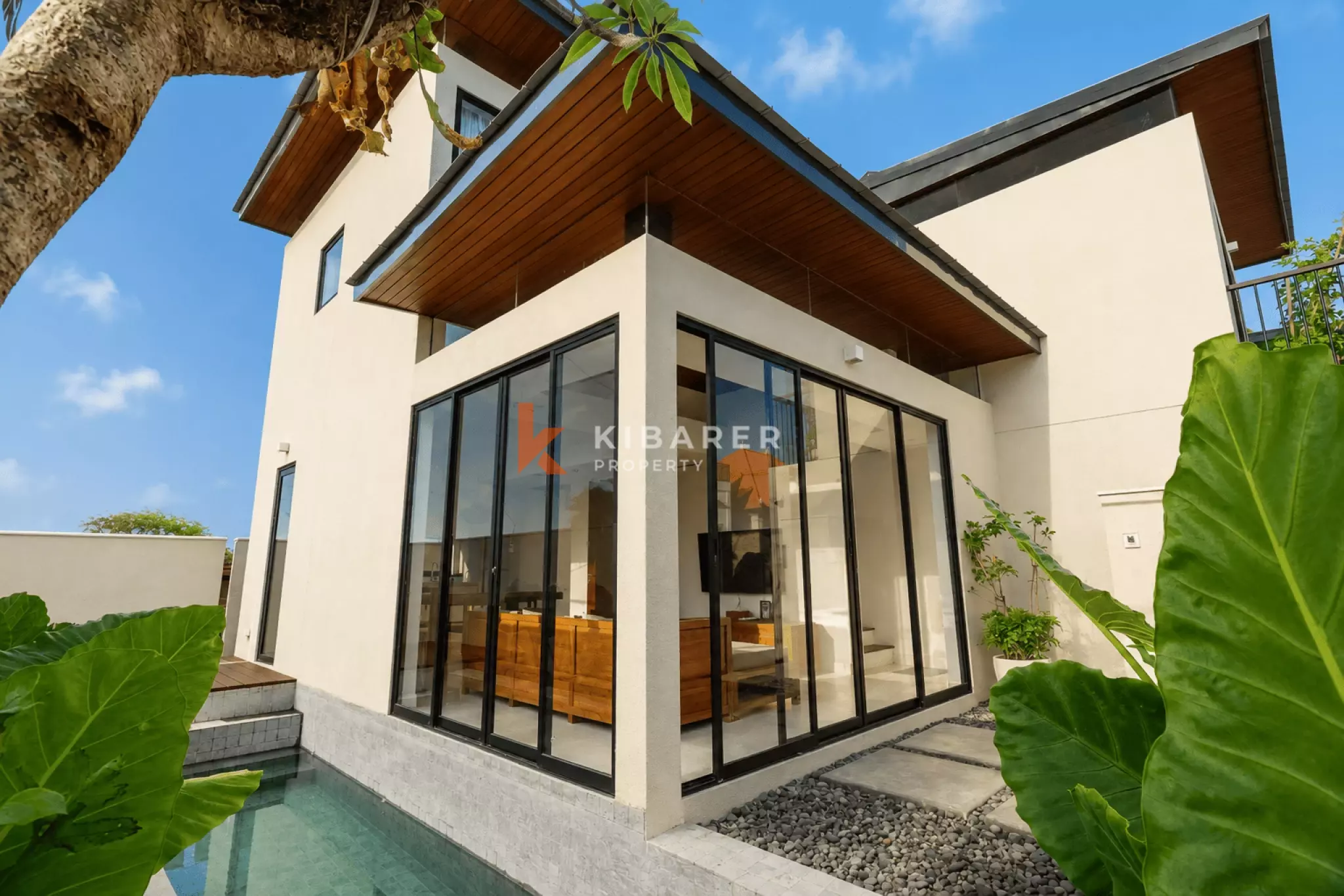 Villa Mewah Tiga Kamar Tidur dengan Kolam Renang Pribadi di Nusa Dua