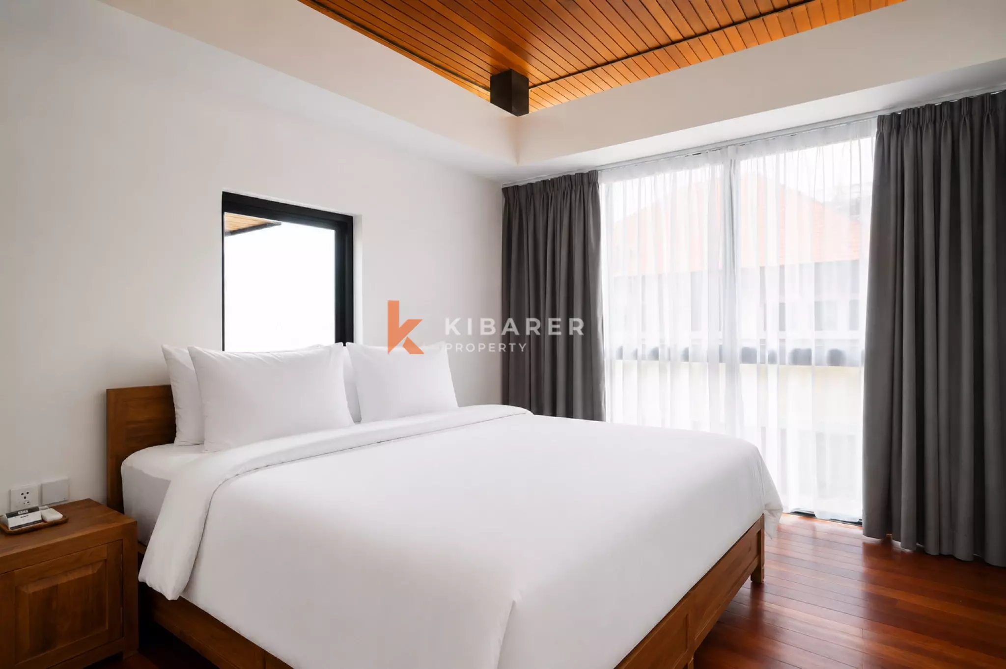 Villa Pribadi Dua Kamar Tidur Kontemporer dengan Kolam Renang di Nusa Dua