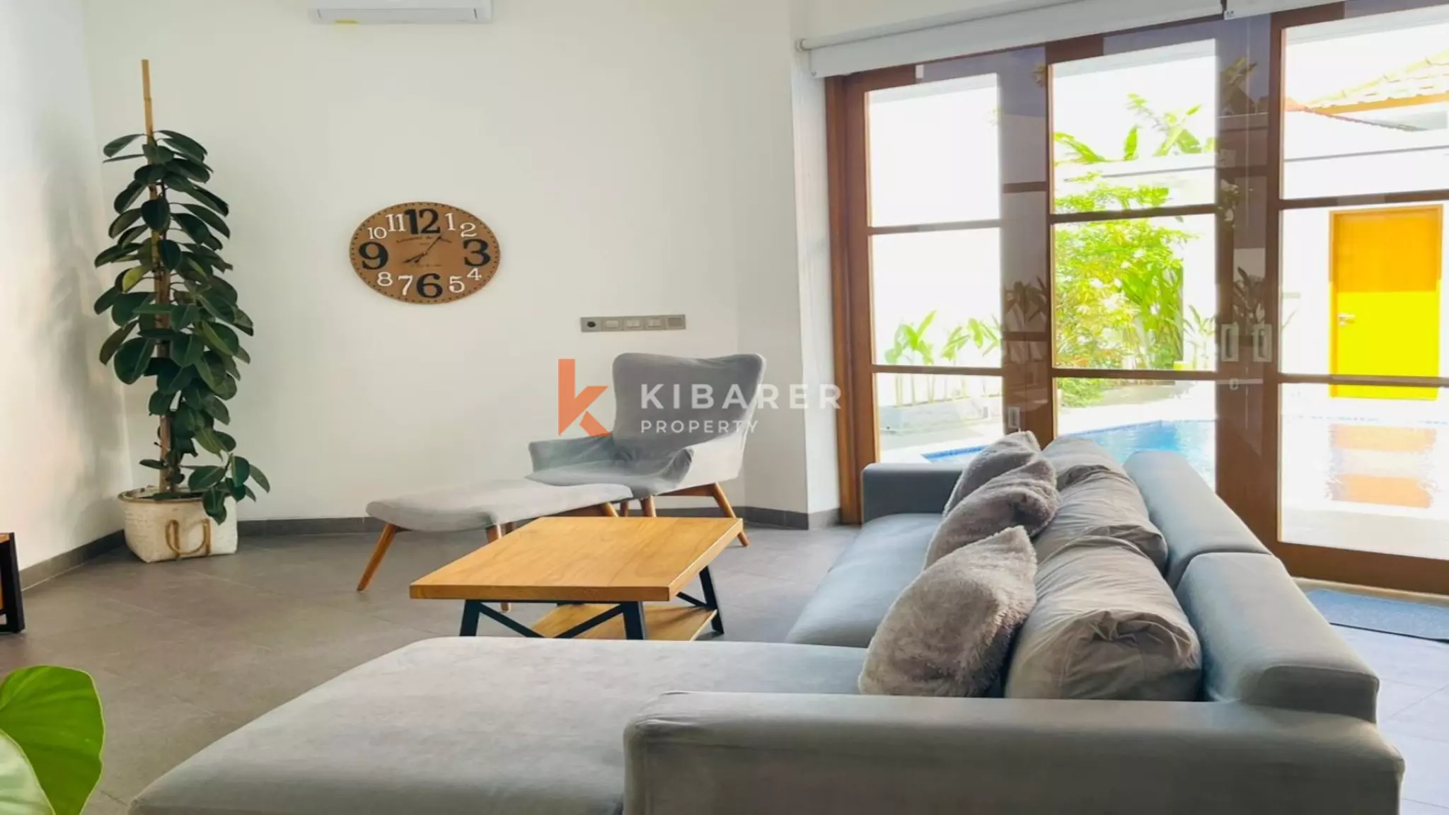 Incroyable villa ouverte de trois chambres récemment rénovée à Kerobokan
